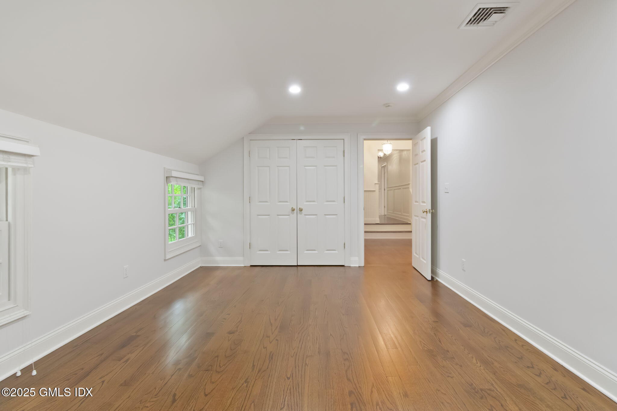 Riverside, Connecticut 06878, United States, 4 Bedrooms Bedrooms, ,5 BathroomsBathrooms,Residential,Pending,227267