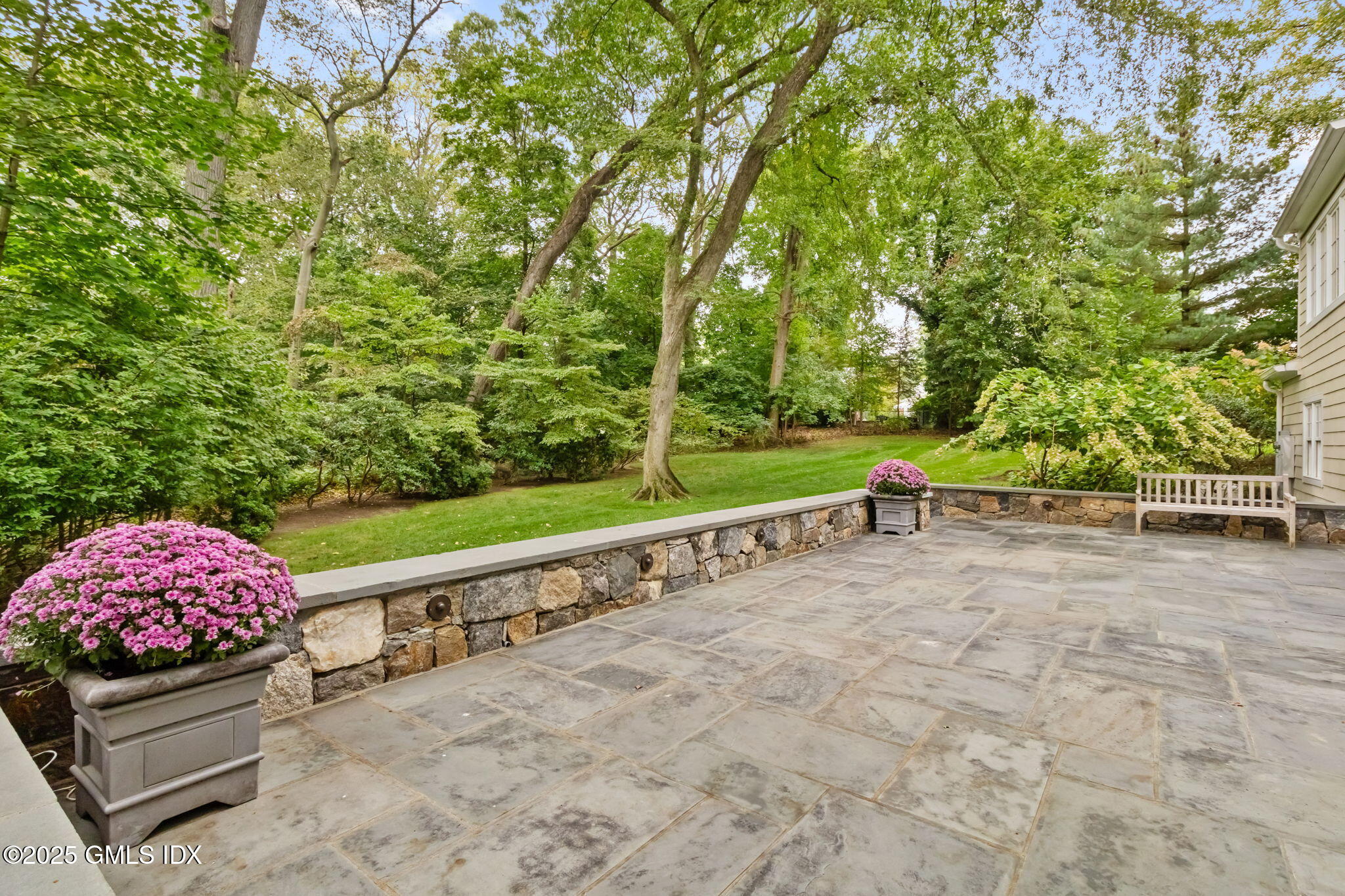 Riverside, Connecticut 06878, United States, 4 Bedrooms Bedrooms, ,5 BathroomsBathrooms,Residential,Pending,227267