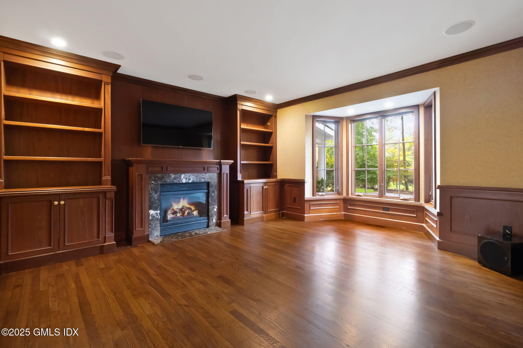 Riverside, Connecticut 06878, United States, 4 Bedrooms Bedrooms, ,5 BathroomsBathrooms,Residential,Pending,227267