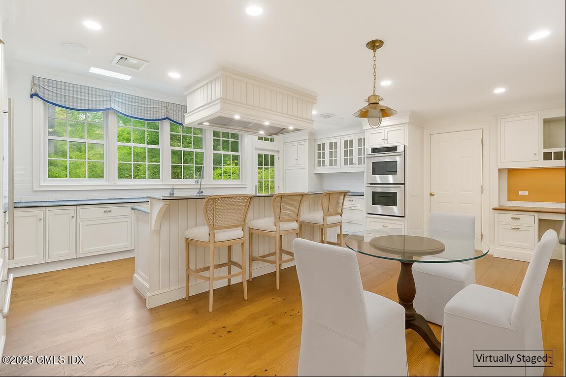 Riverside, Connecticut 06878, United States, 4 Bedrooms Bedrooms, ,5 BathroomsBathrooms,Residential,Pending,227267