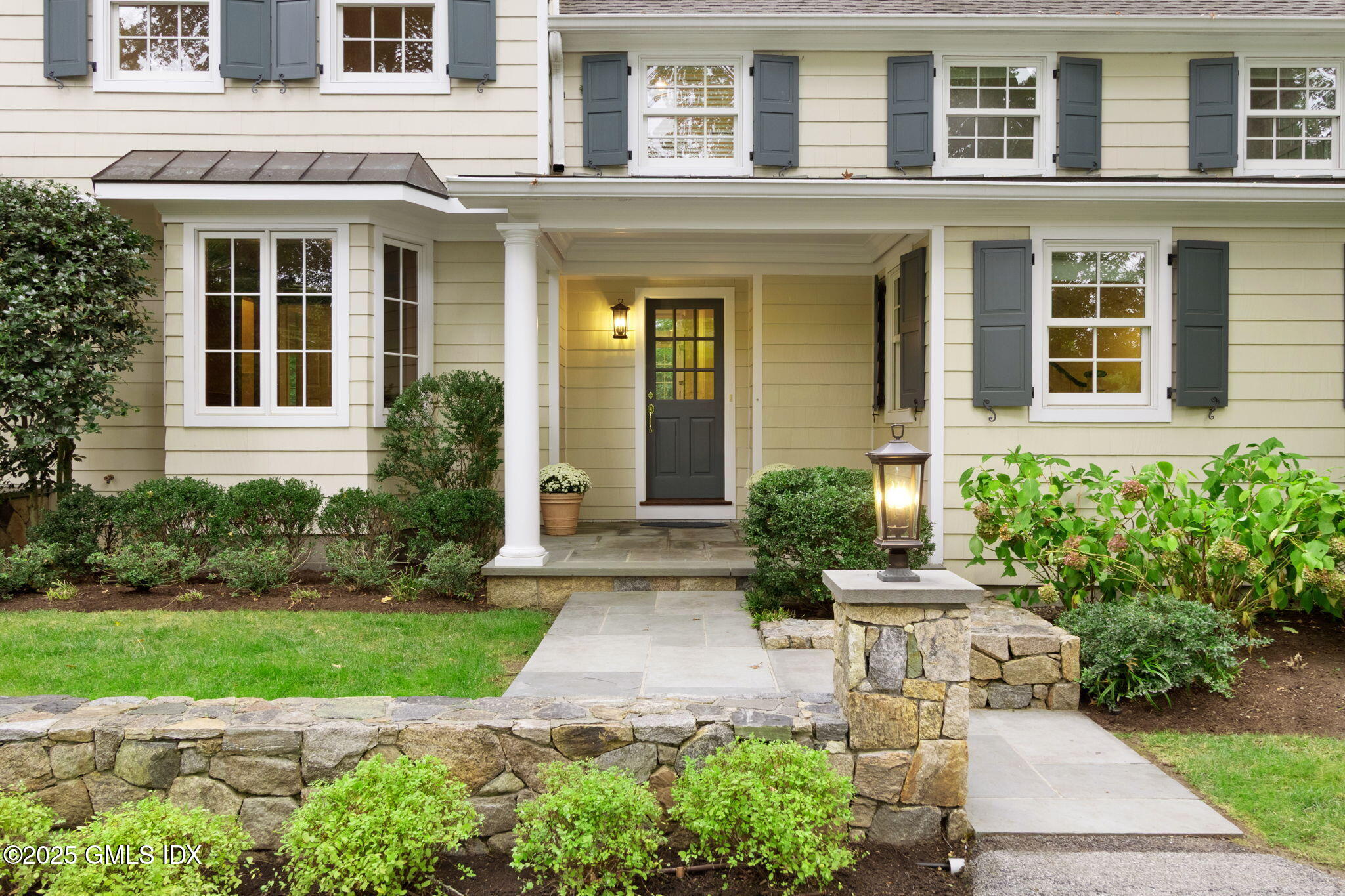 Riverside, Connecticut 06878, United States, 4 Bedrooms Bedrooms, ,5 BathroomsBathrooms,Residential,Pending,227267