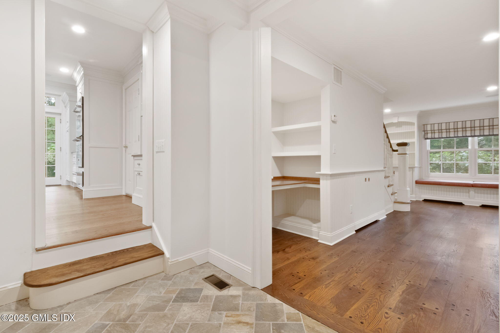 Riverside, Connecticut 06878, United States, 4 Bedrooms Bedrooms, ,5 BathroomsBathrooms,Residential,Pending,227267