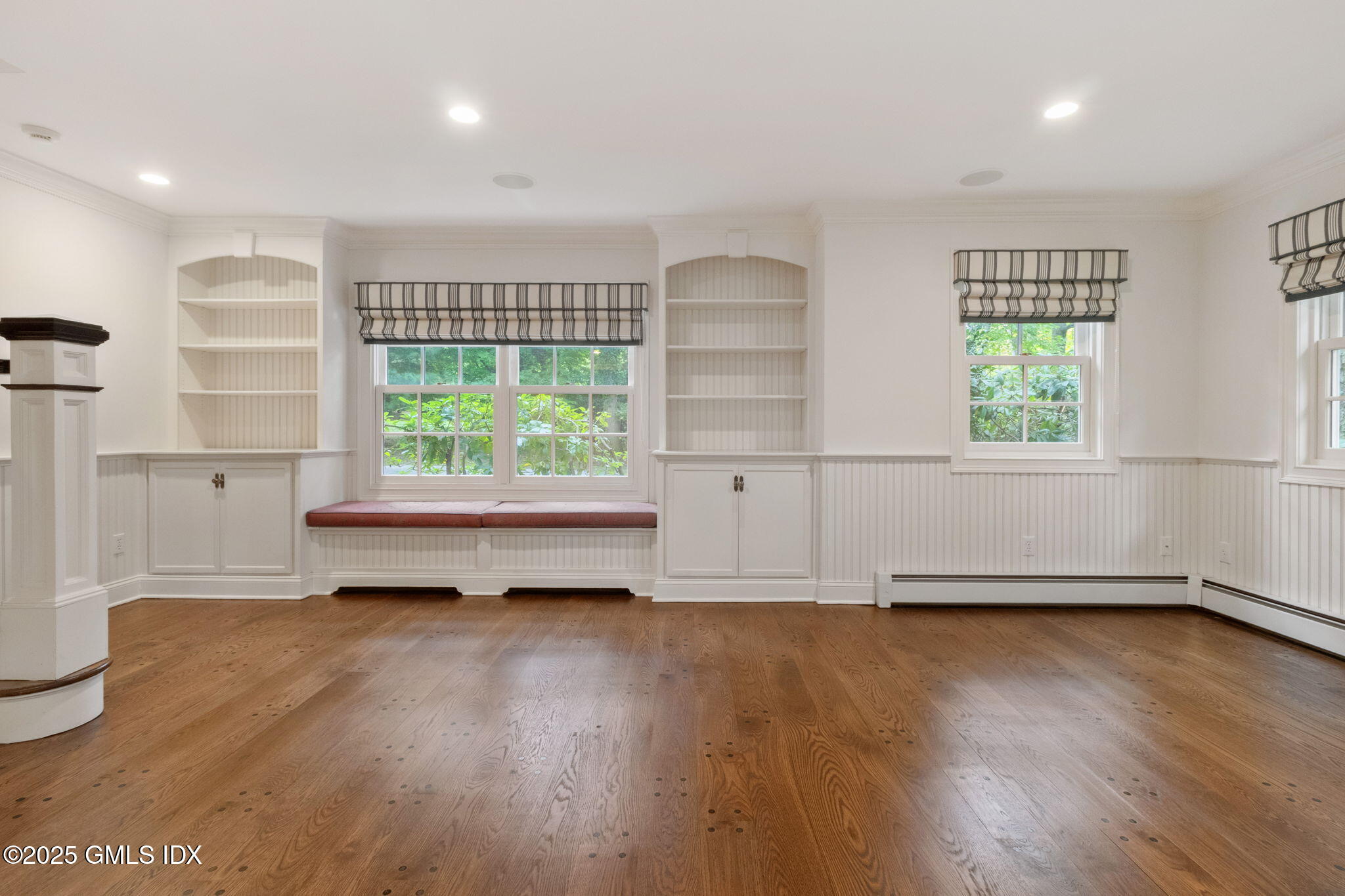 Riverside, Connecticut 06878, United States, 4 Bedrooms Bedrooms, ,5 BathroomsBathrooms,Residential,Pending,227267