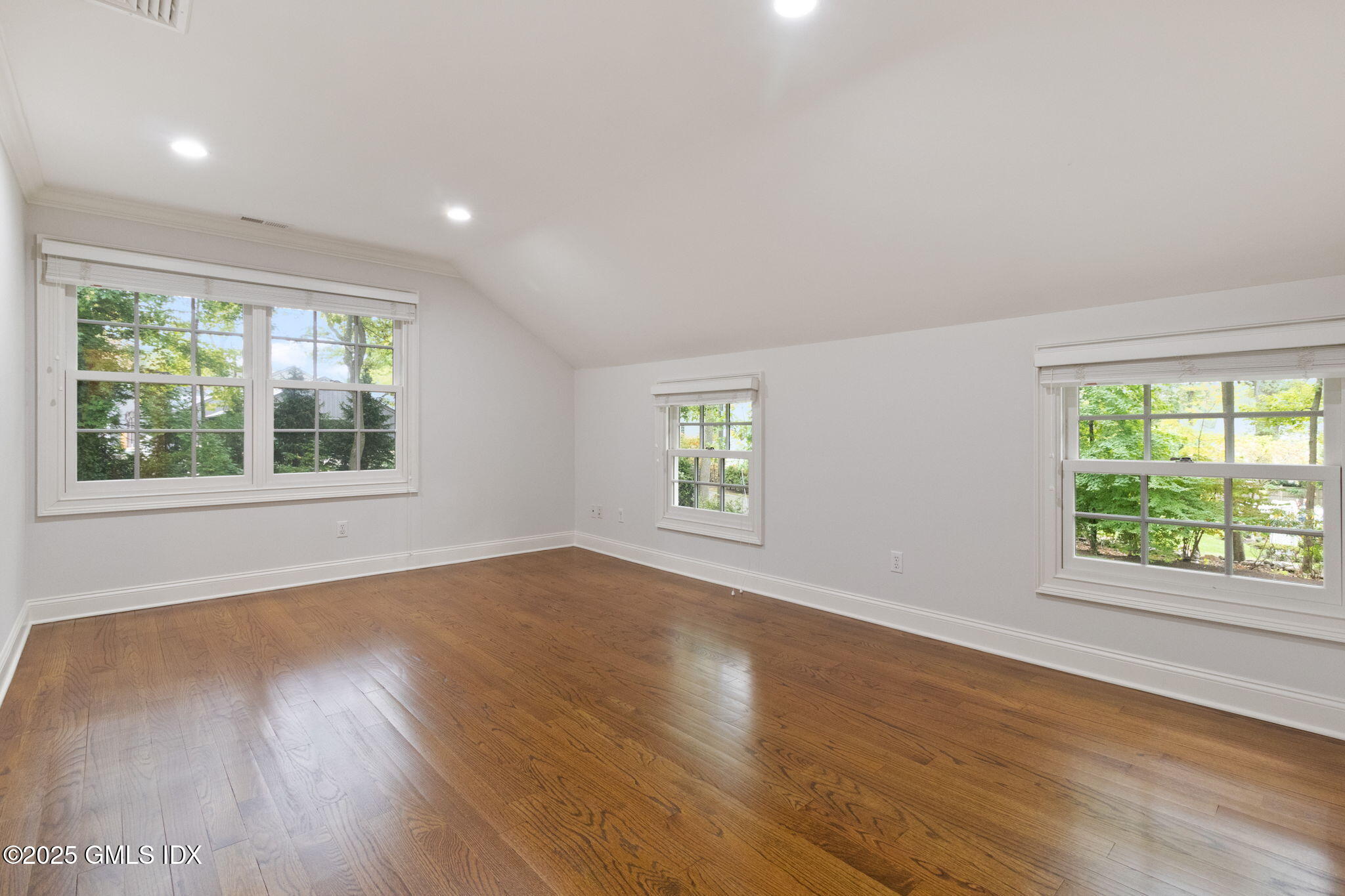 Riverside, Connecticut 06878, United States, 4 Bedrooms Bedrooms, ,5 BathroomsBathrooms,Residential,Pending,227267