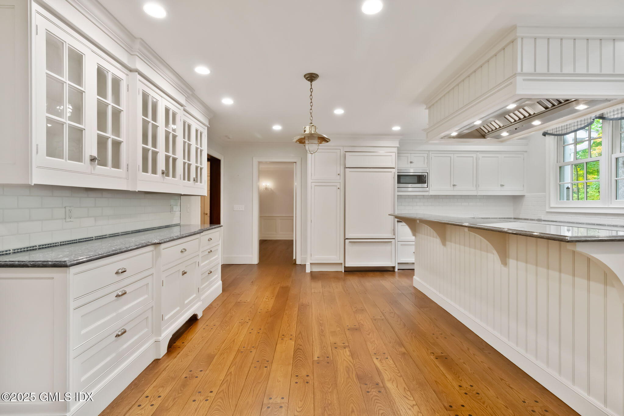 Riverside, Connecticut 06878, United States, 4 Bedrooms Bedrooms, ,5 BathroomsBathrooms,Residential,Pending,227267