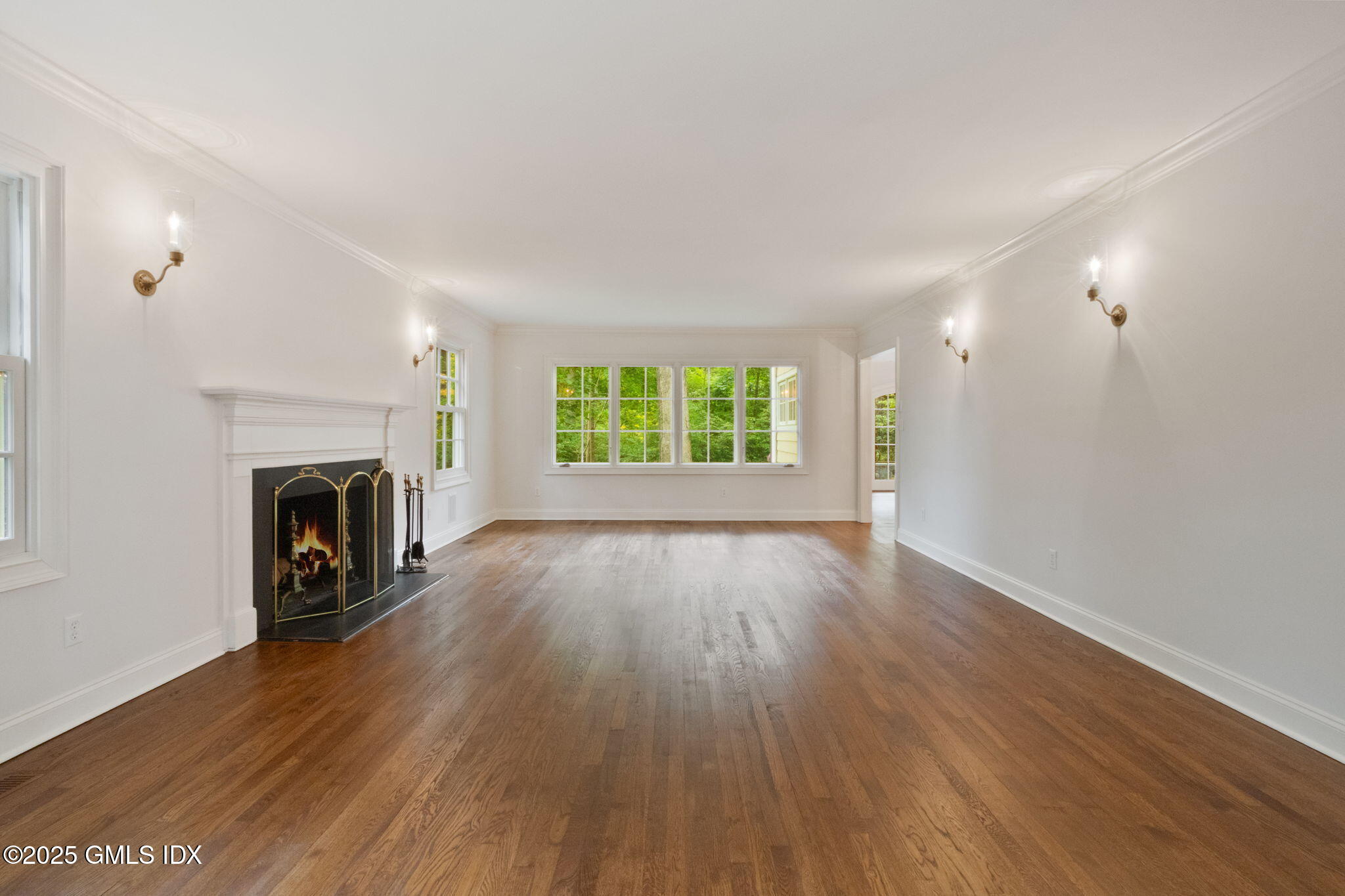 Riverside, Connecticut 06878, United States, 4 Bedrooms Bedrooms, ,5 BathroomsBathrooms,Residential,Pending,227267