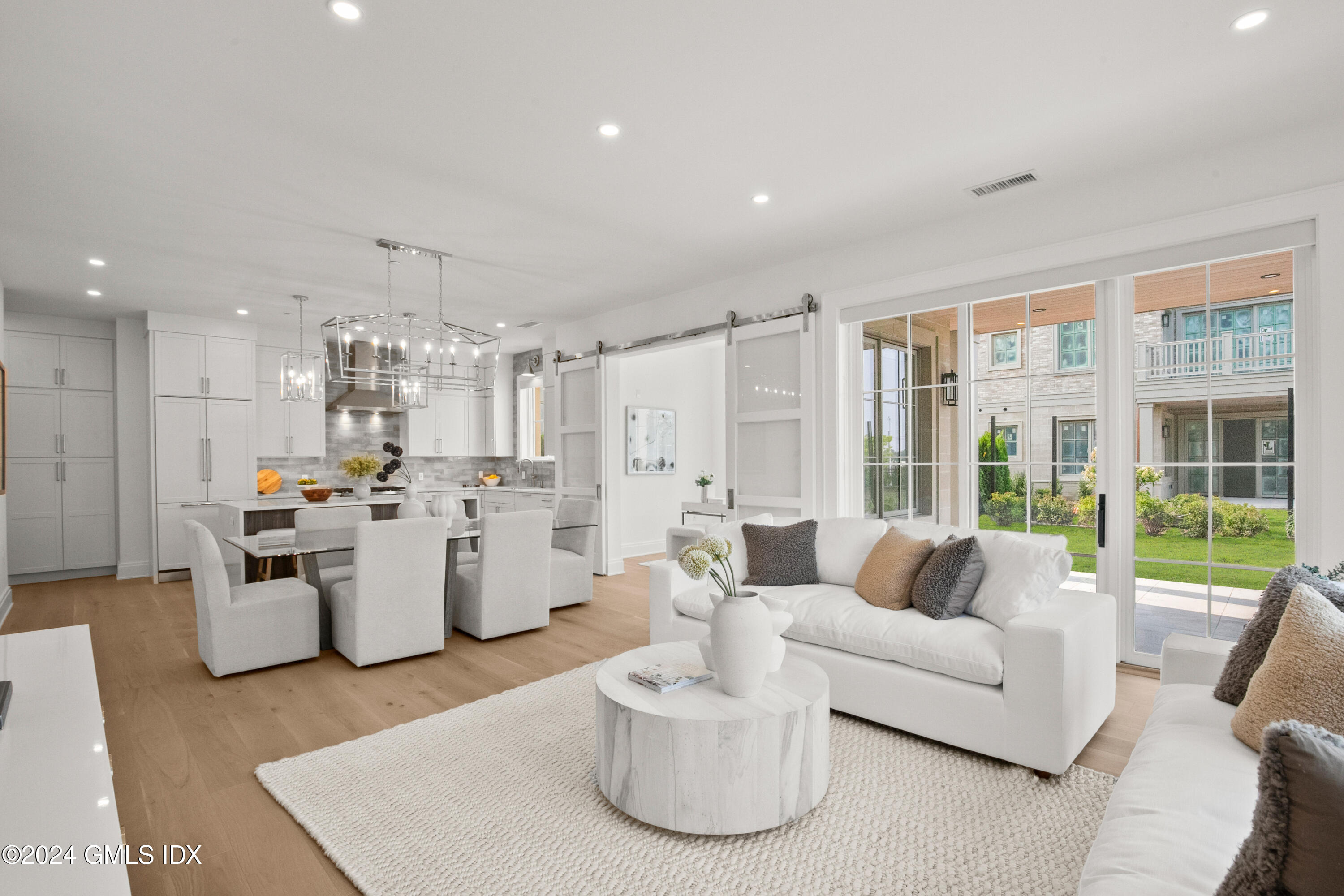 Greenwich, Connecticut 06830, United States, 2 Bedrooms Bedrooms, ,2 BathroomsBathrooms,Residential,Active,129841