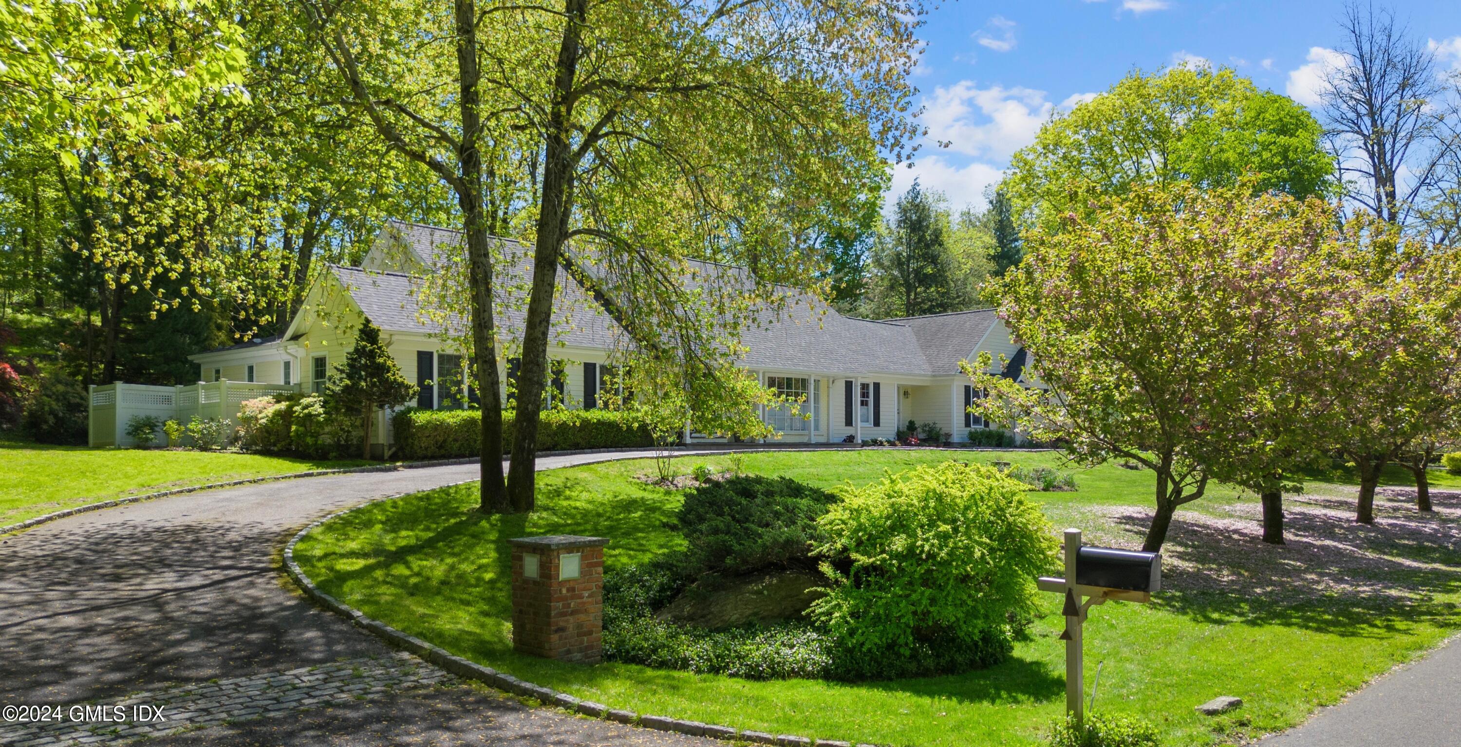 Property for Sale at 1 Stepping Stone Lane, Greenwich, Connecticut - Bedrooms: 4 
Bathrooms: 5  - $2,695,000