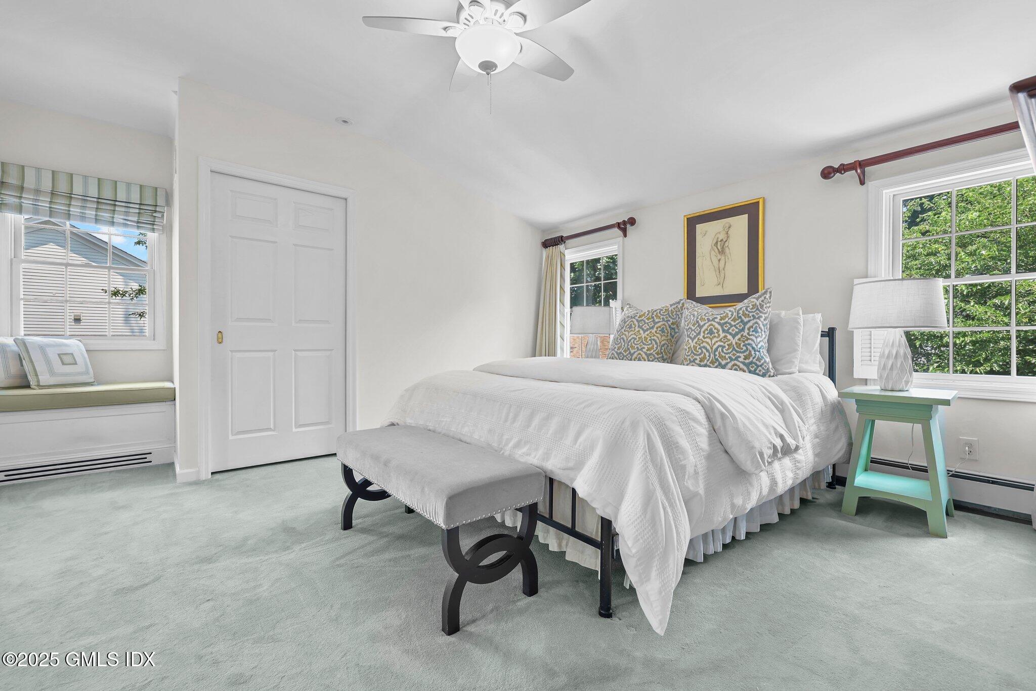 Old Greenwich, Connecticut 06870, United States, 4 Bedrooms Bedrooms, ,3 BathroomsBathrooms,Residential,Pending,104046