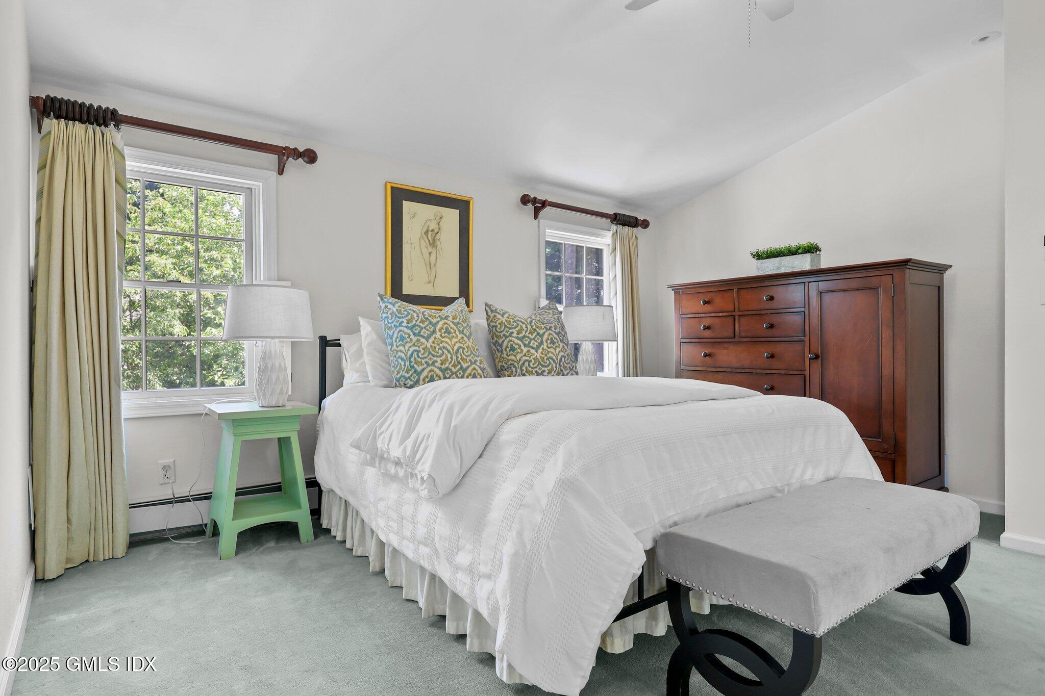 Old Greenwich, Connecticut 06870, United States, 4 Bedrooms Bedrooms, ,3 BathroomsBathrooms,Residential,Pending,104046