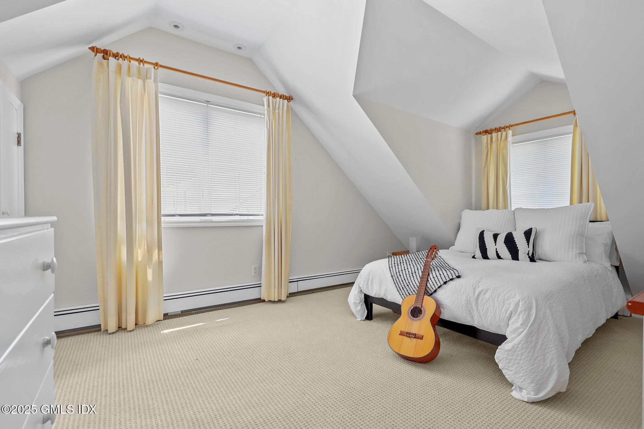 Old Greenwich, Connecticut 06870, United States, 4 Bedrooms Bedrooms, ,3 BathroomsBathrooms,Residential,Pending,104046