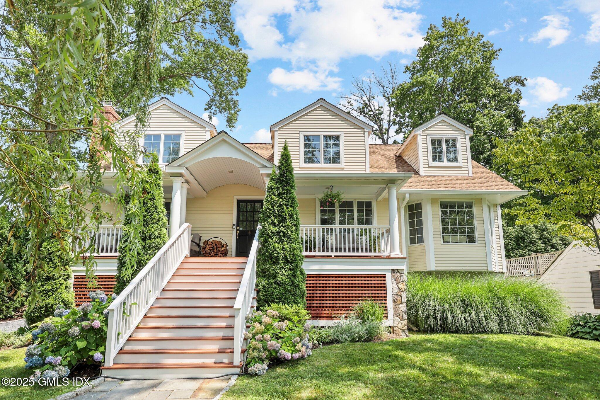 Old Greenwich, Connecticut 06870, United States, 4 Bedrooms Bedrooms, ,3 BathroomsBathrooms,Residential,Pending,104046