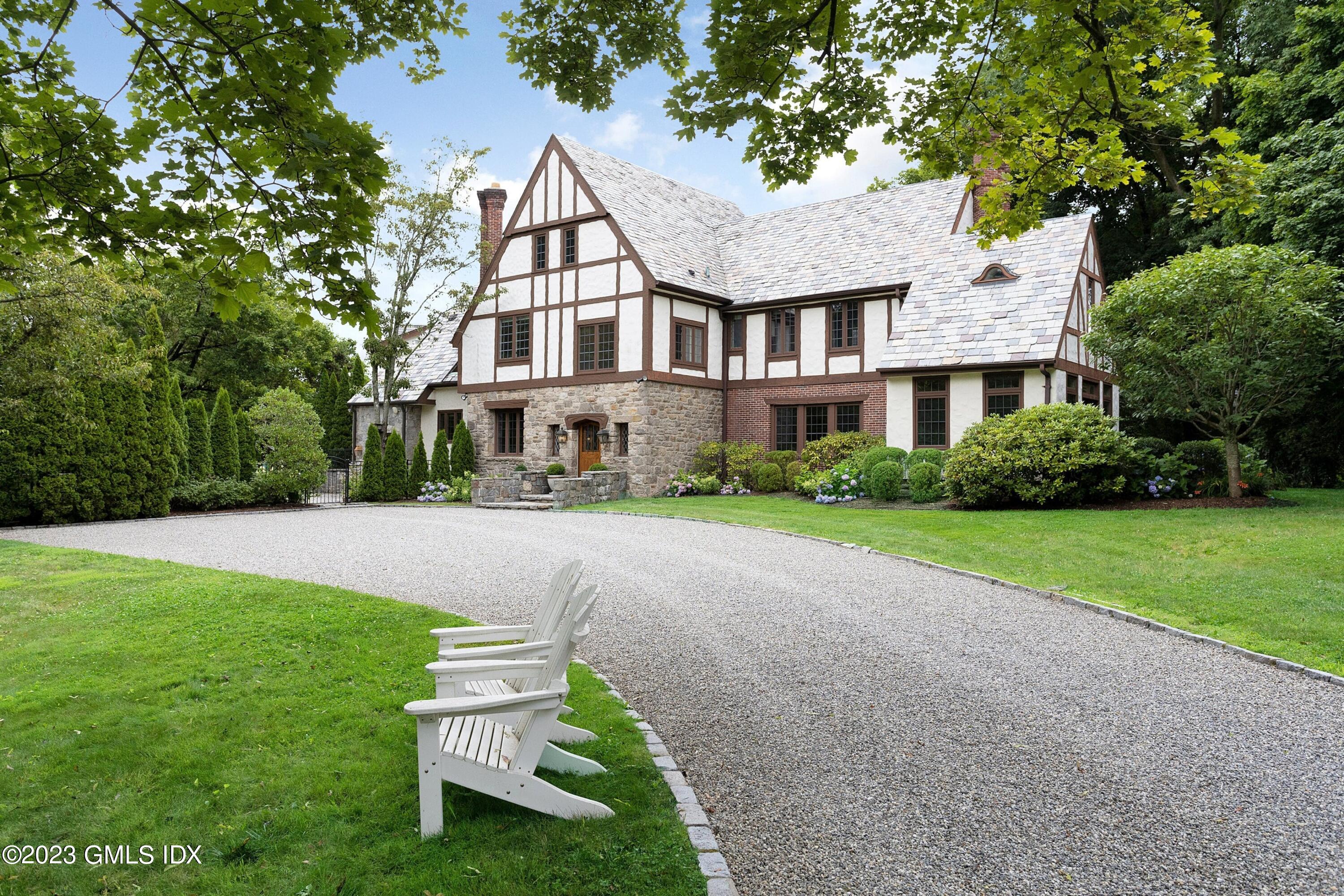 24 Calhoun Drive, Greenwich, Connecticut - 6 Bedrooms  
7.5 Bathrooms - 