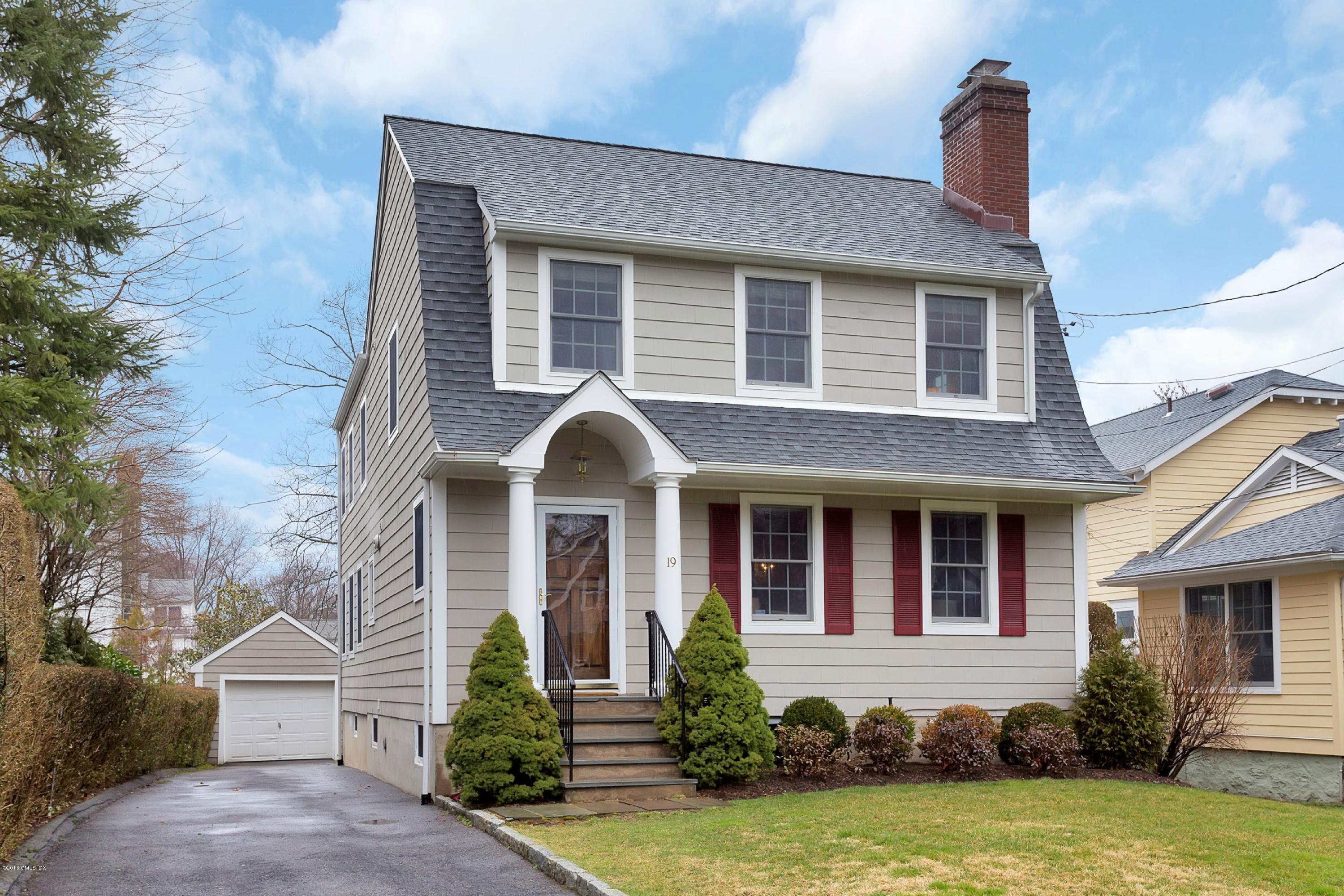 Photo 1 of 19 Lockwood Drive, Old Greenwich, Connecticut, $1,615,000, Web #: 95976
