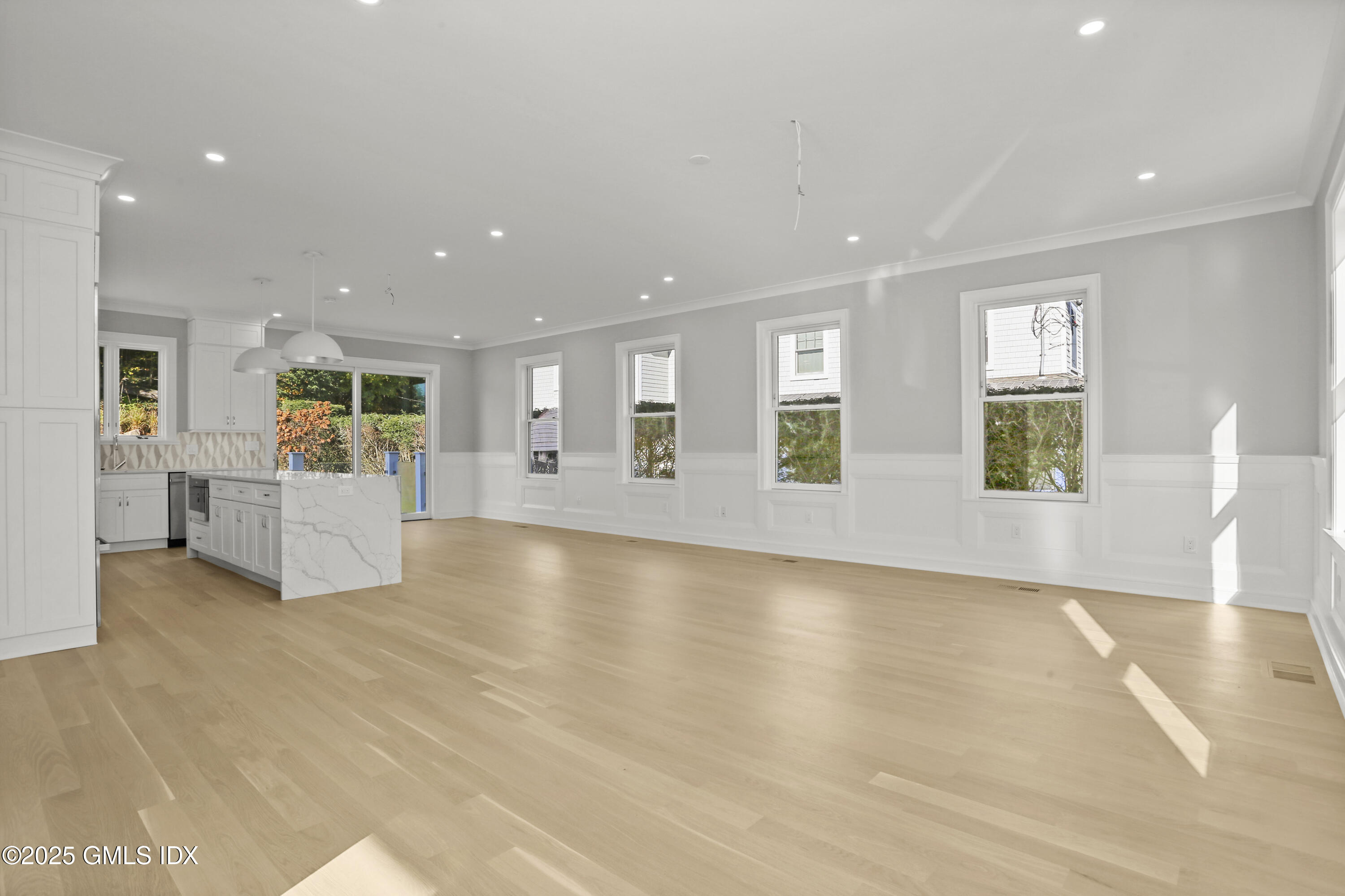 Cos Cob, Connecticut 06807, United States, 4 Bedrooms Bedrooms, ,5 BathroomsBathrooms,Residential,Active,128682