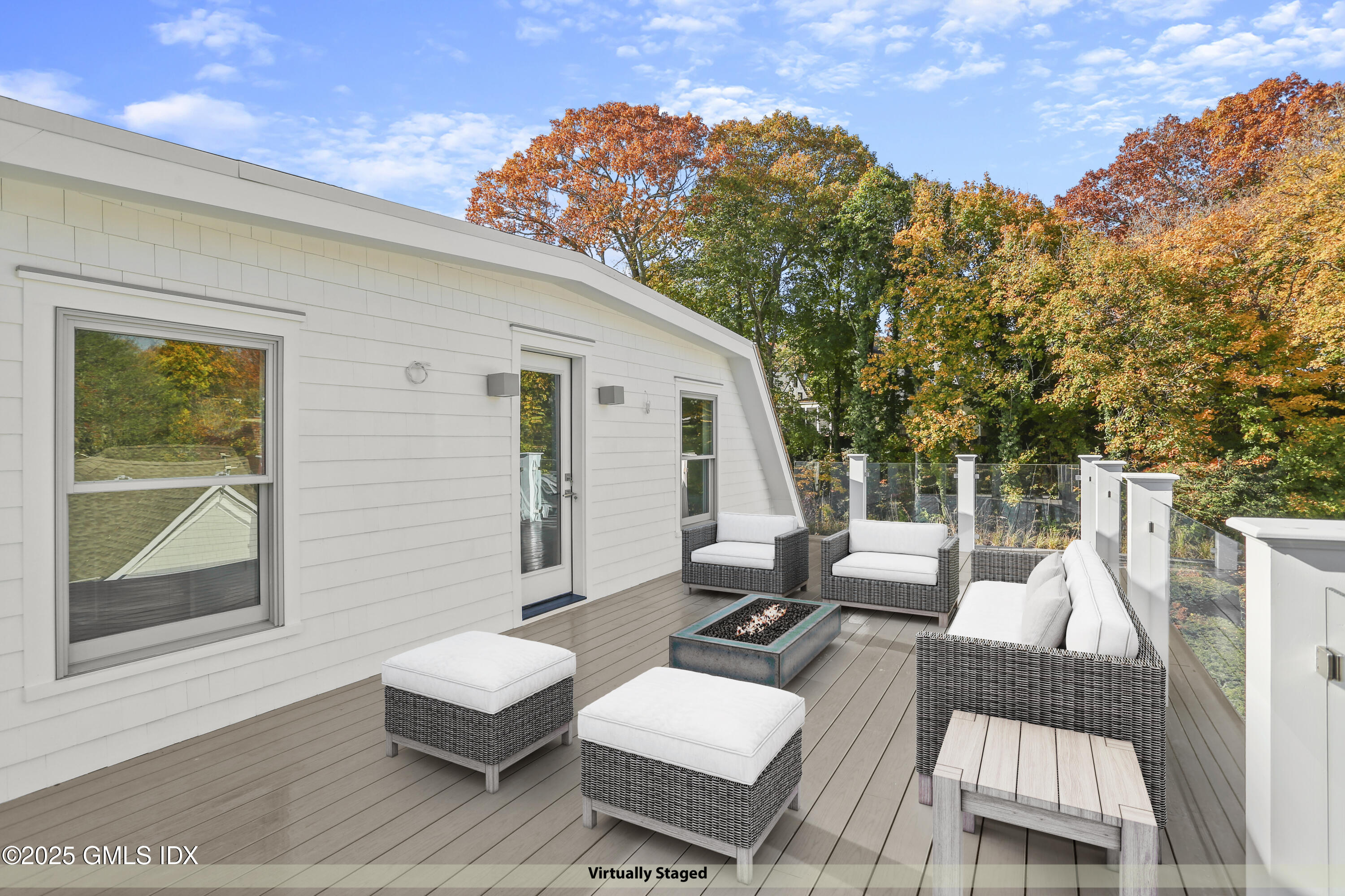 Cos Cob, Connecticut 06807, United States, 4 Bedrooms Bedrooms, ,5 BathroomsBathrooms,Residential,Active,128682