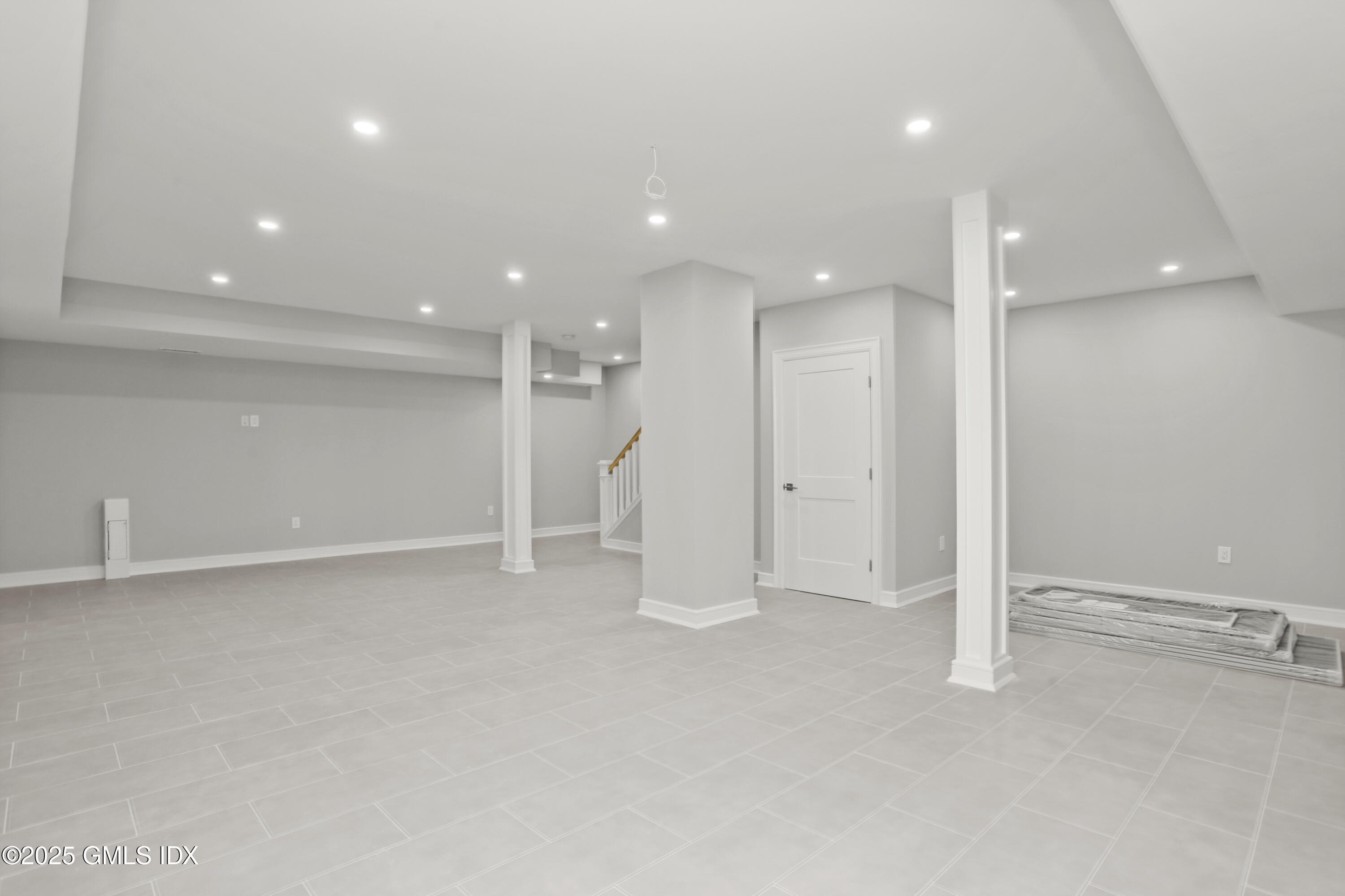 Cos Cob, Connecticut 06807, United States, 4 Bedrooms Bedrooms, ,5 BathroomsBathrooms,Residential,Active,128682