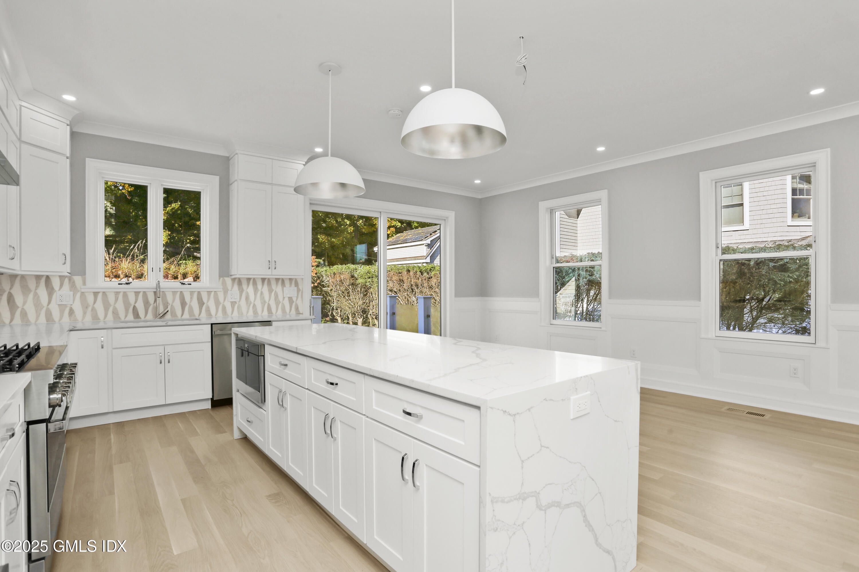 Cos Cob, Connecticut 06807, United States, 4 Bedrooms Bedrooms, ,5 BathroomsBathrooms,Residential,Active,128682