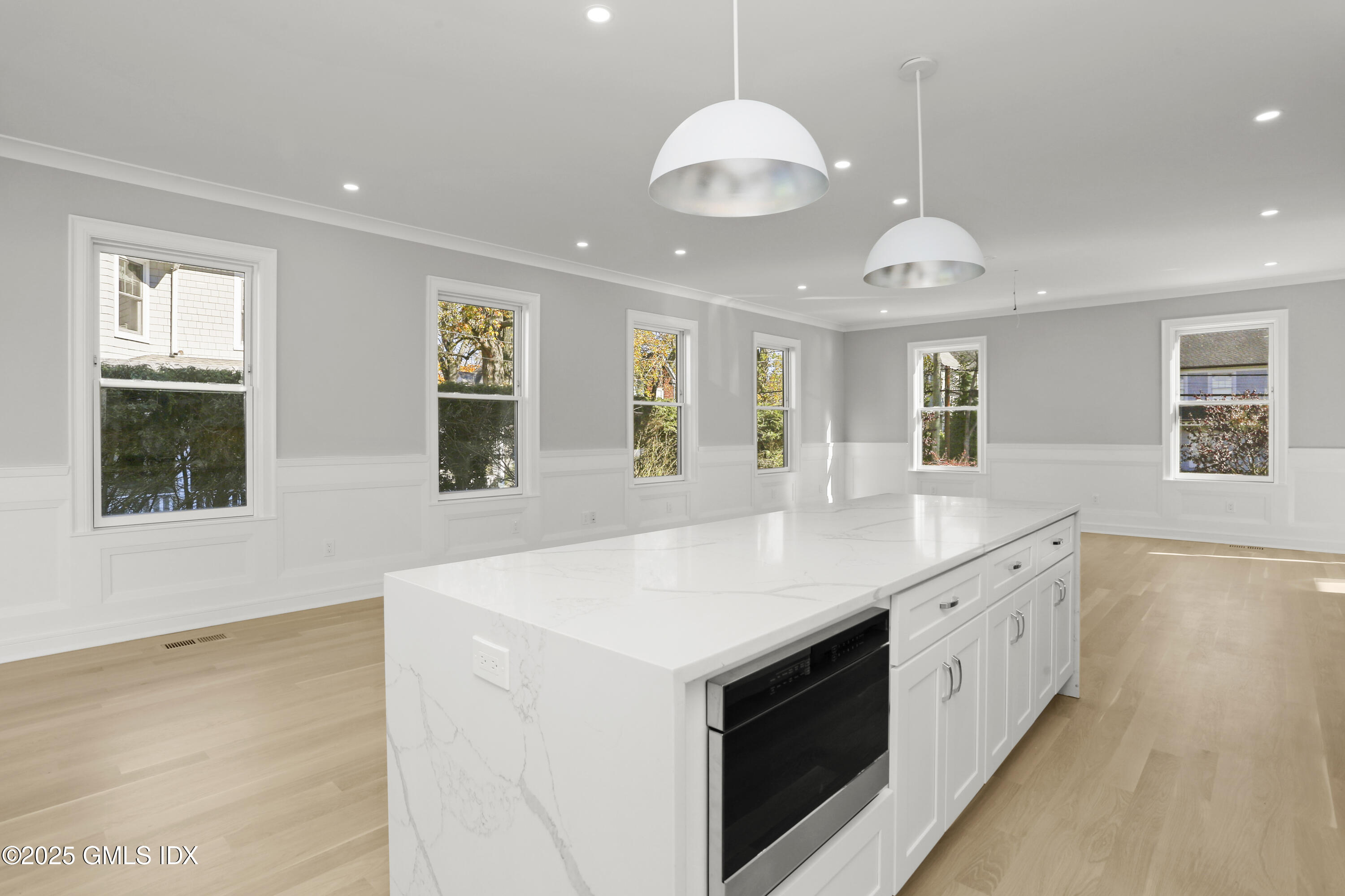 Cos Cob, Connecticut 06807, United States, 4 Bedrooms Bedrooms, ,5 BathroomsBathrooms,Residential,Active,128682