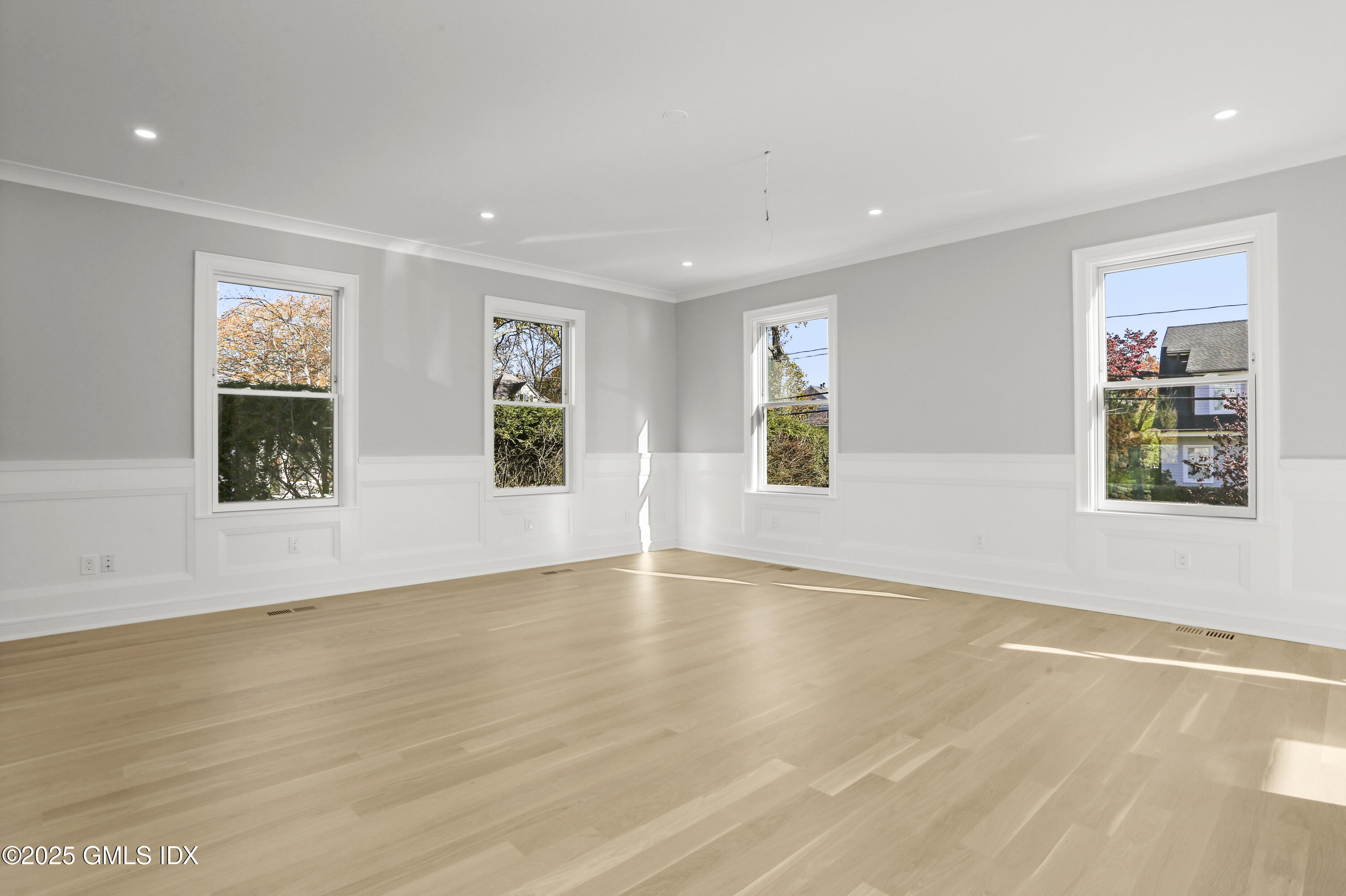 Cos Cob, Connecticut 06807, United States, 4 Bedrooms Bedrooms, ,5 BathroomsBathrooms,Residential,Active,128682