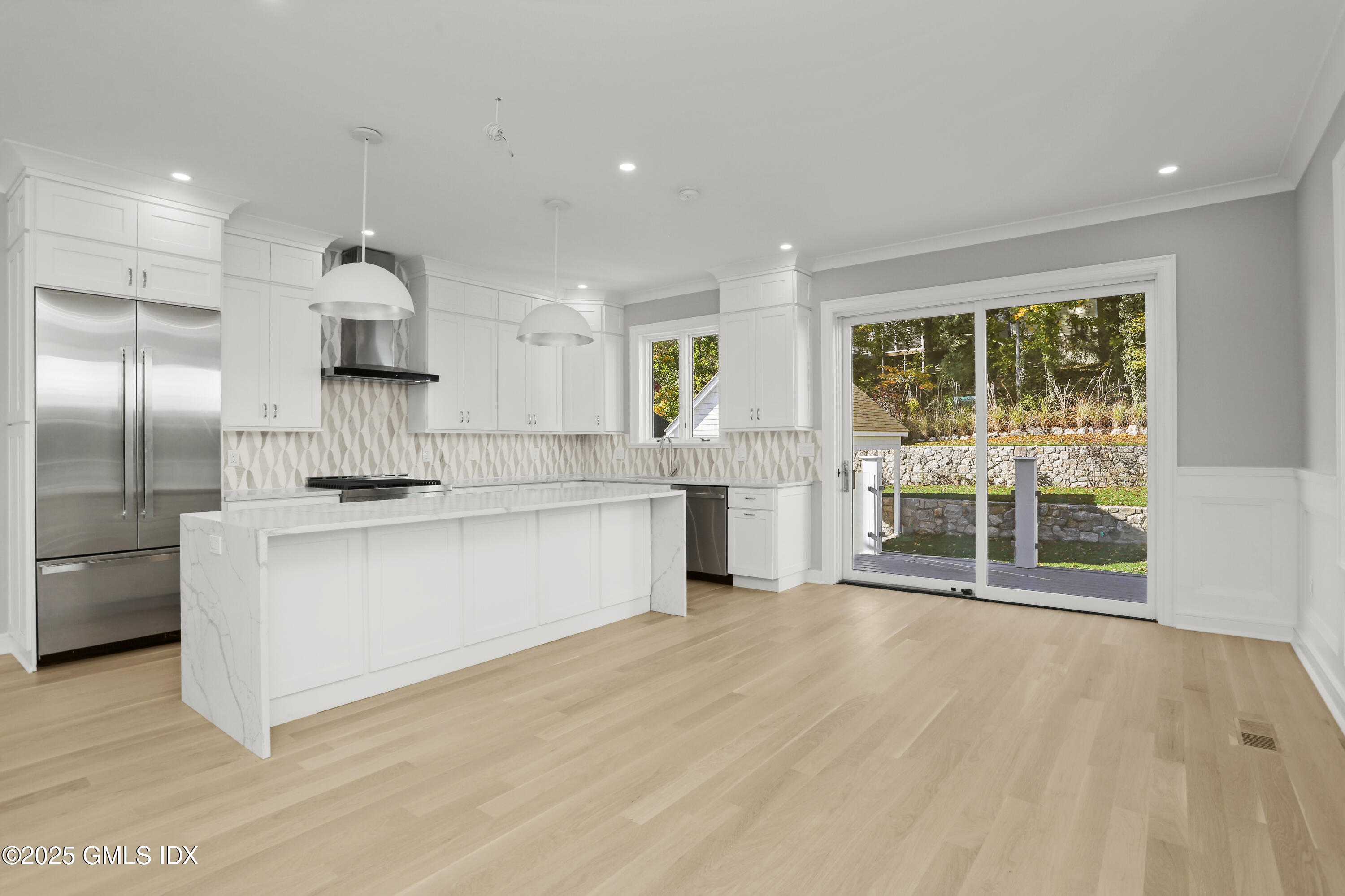 Cos Cob, Connecticut 06807, United States, 4 Bedrooms Bedrooms, ,5 BathroomsBathrooms,Residential,Active,128682
