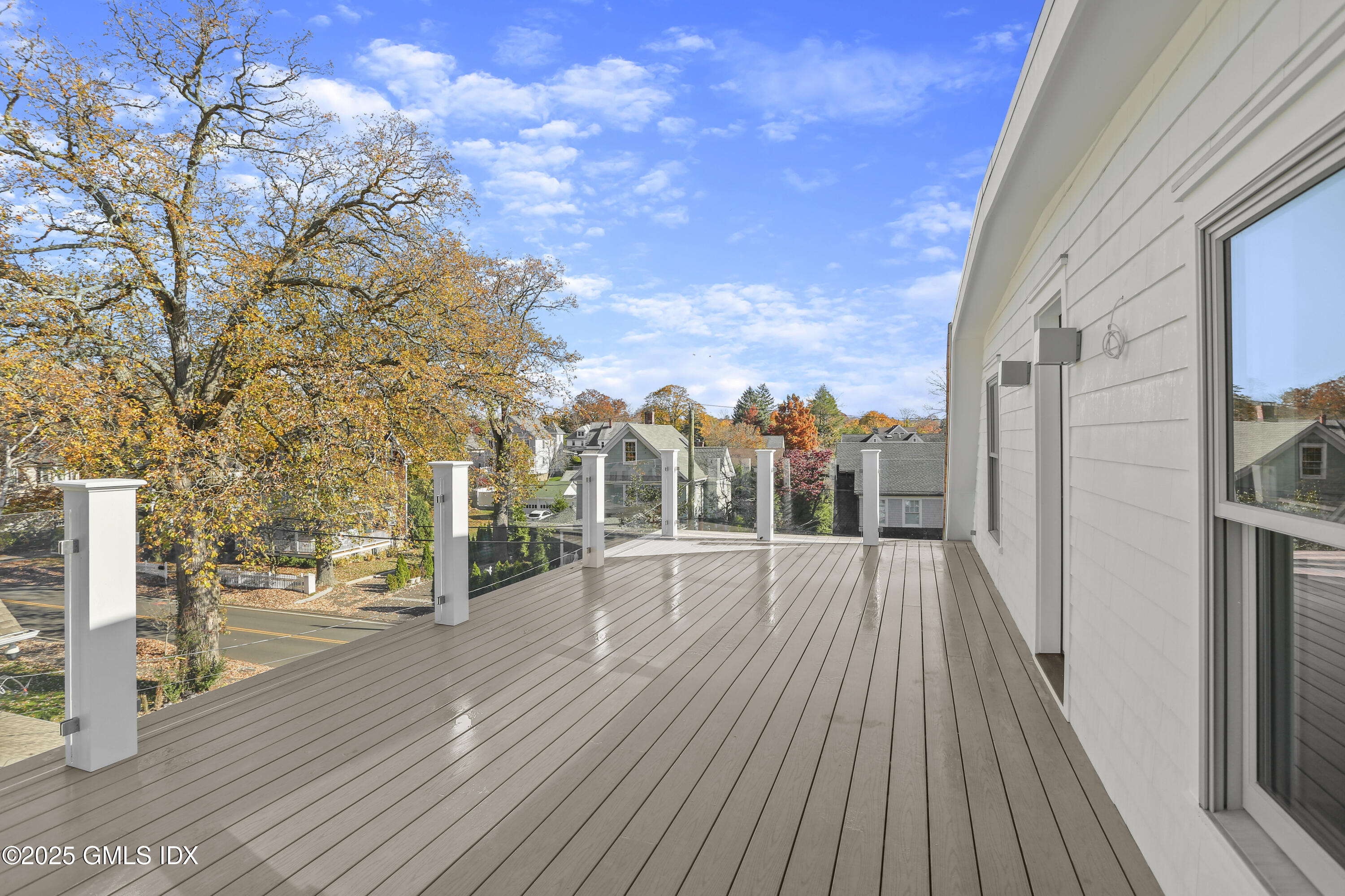 Cos Cob, Connecticut 06807, United States, 4 Bedrooms Bedrooms, ,5 BathroomsBathrooms,Residential,Active,128682