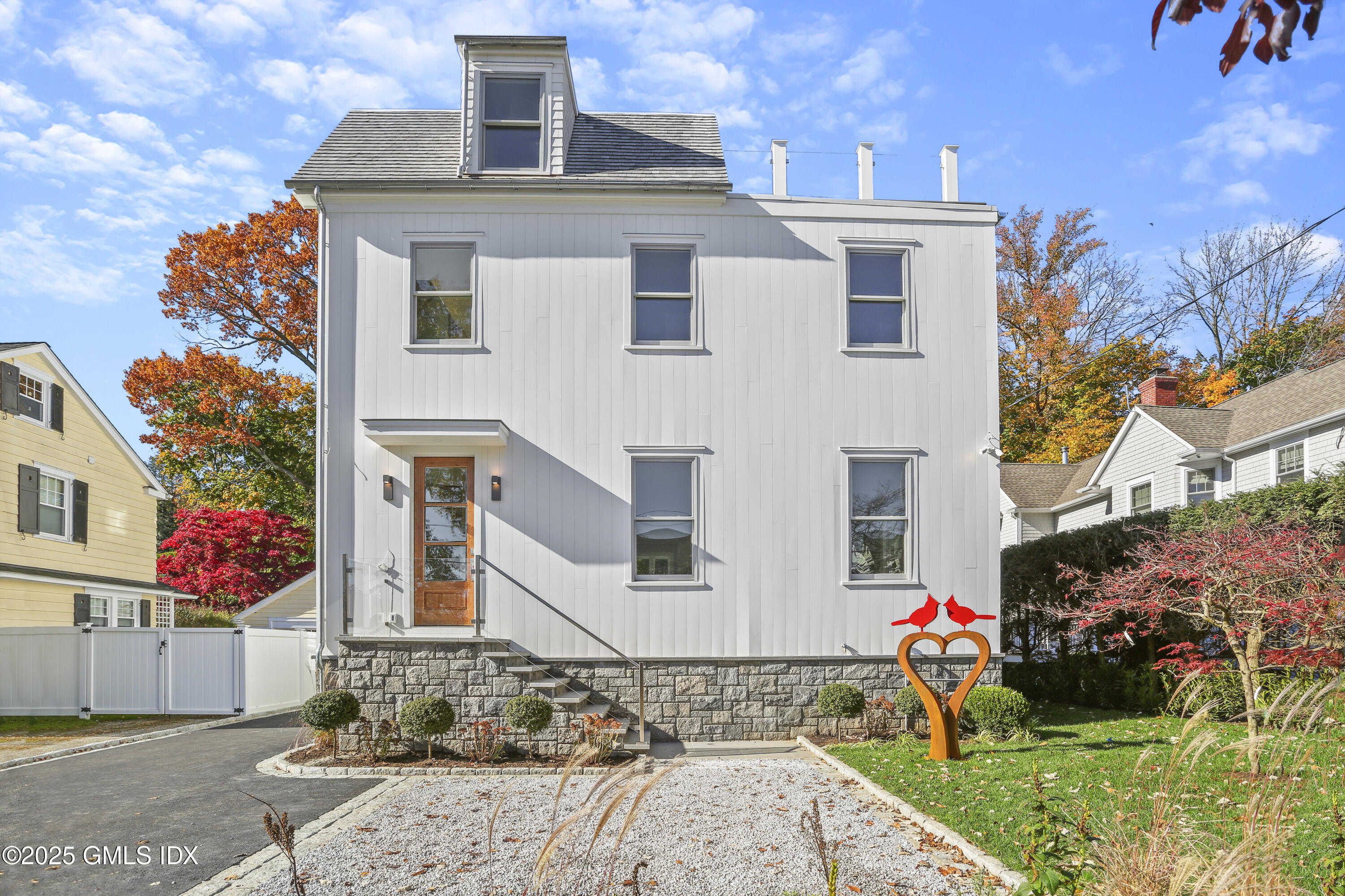 Cos Cob, Connecticut 06807, United States, 4 Bedrooms Bedrooms, ,5 BathroomsBathrooms,Residential,Active,128682