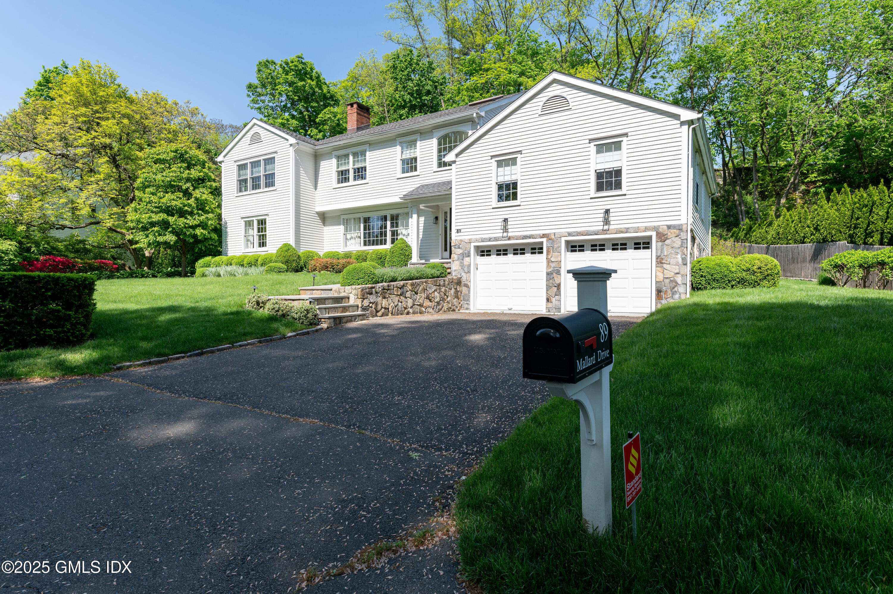Rental Property at 89 Mallard Drive, Greenwich, Connecticut - Bedrooms: 5 
Bathrooms: 6  - $18,000 MO.