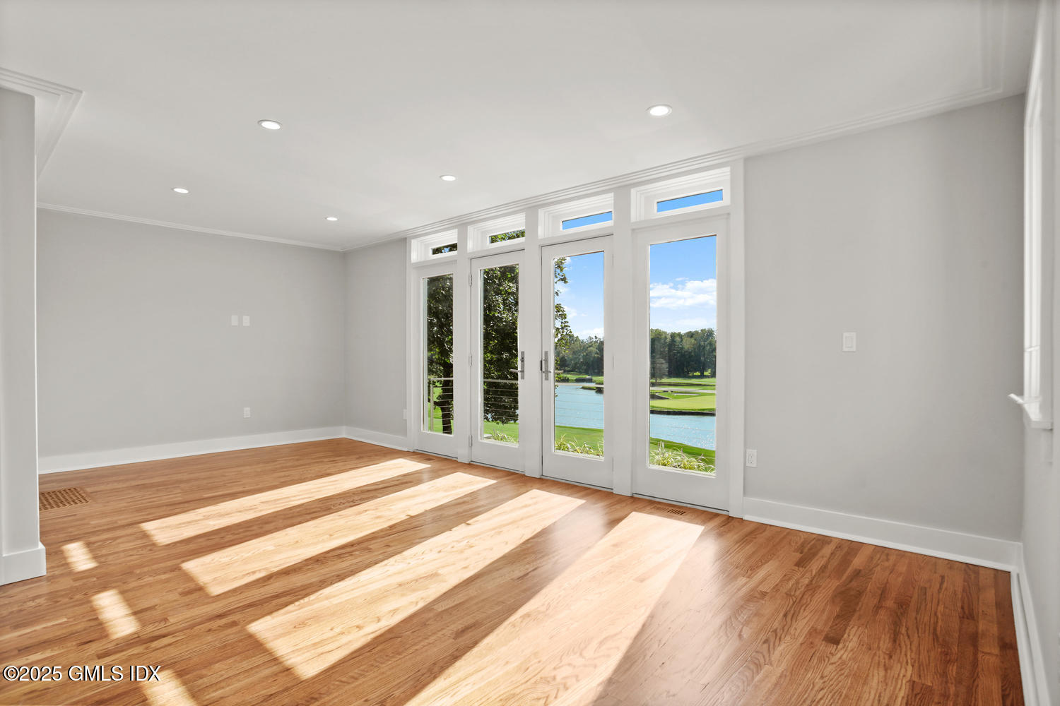 Stamford, Connecticut 06902, United States, 3 Bedrooms Bedrooms, ,3 BathroomsBathrooms,Residential,Coming Soon,96738