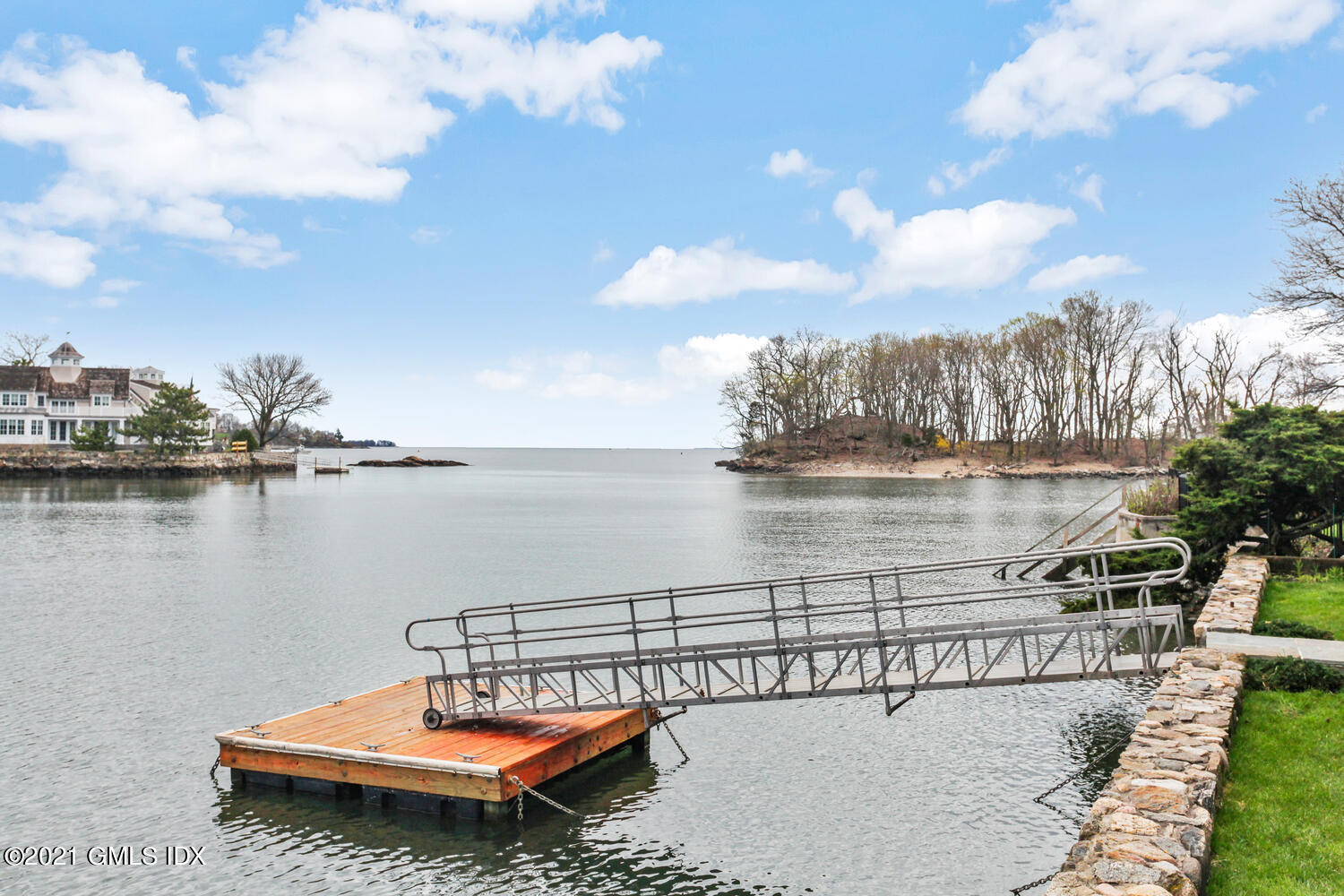 Greenwich, Connecticut 06830, United States, 2 Bedrooms Bedrooms, ,2 BathroomsBathrooms,Residential,Active,35715