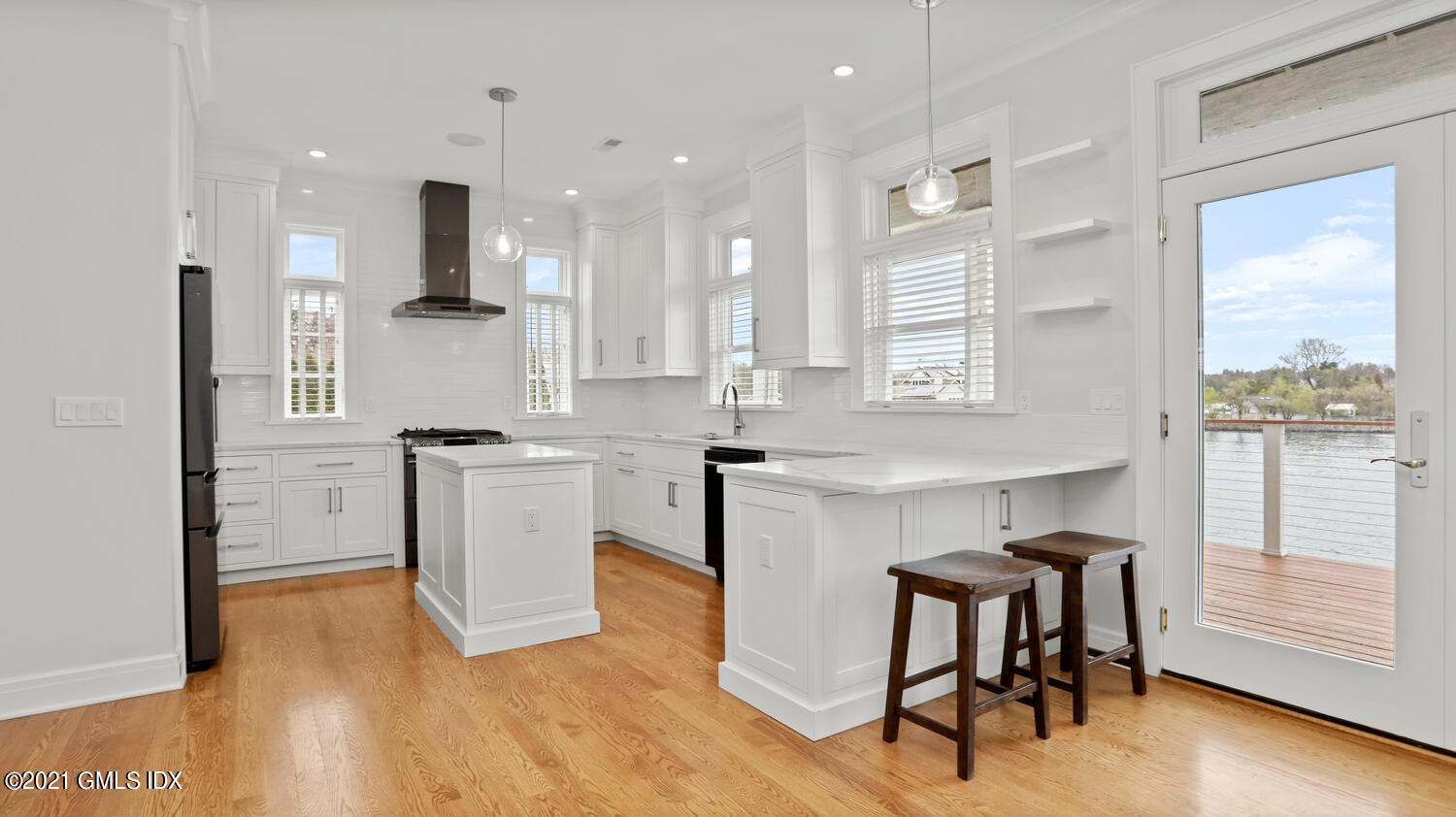 Greenwich, Connecticut 06830, United States, 2 Bedrooms Bedrooms, ,2 BathroomsBathrooms,Residential,Active,35715