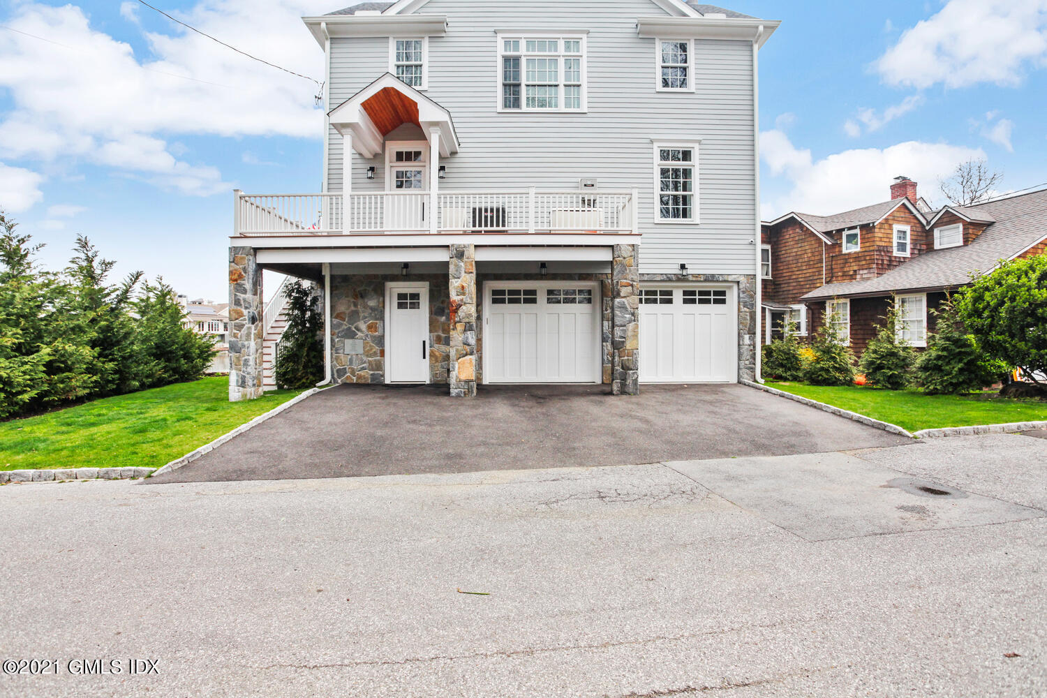 Greenwich, Connecticut 06830, United States, 2 Bedrooms Bedrooms, ,2 BathroomsBathrooms,Residential,Active,35715