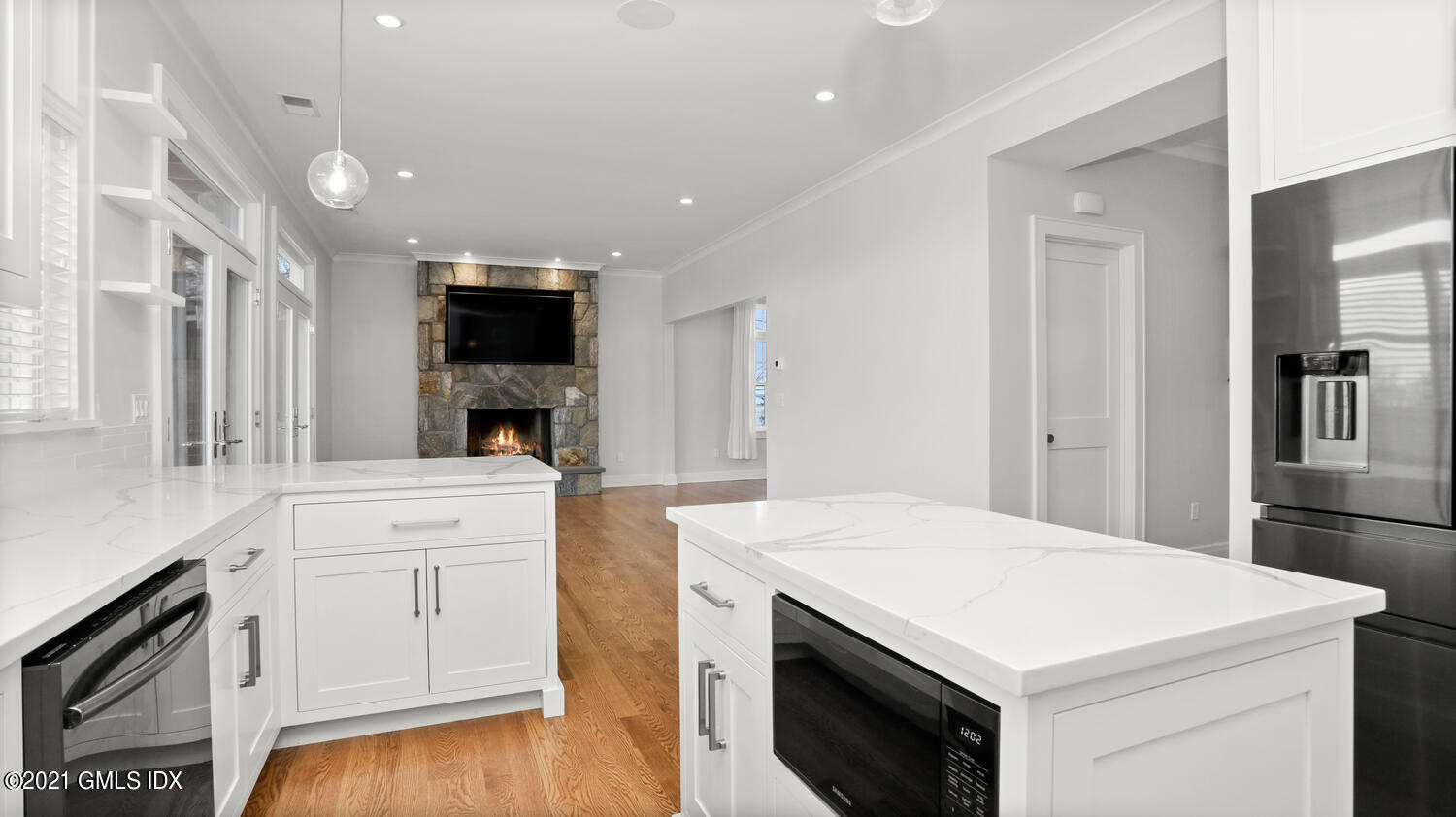 Greenwich, Connecticut 06830, United States, 2 Bedrooms Bedrooms, ,2 BathroomsBathrooms,Residential,Active,35715