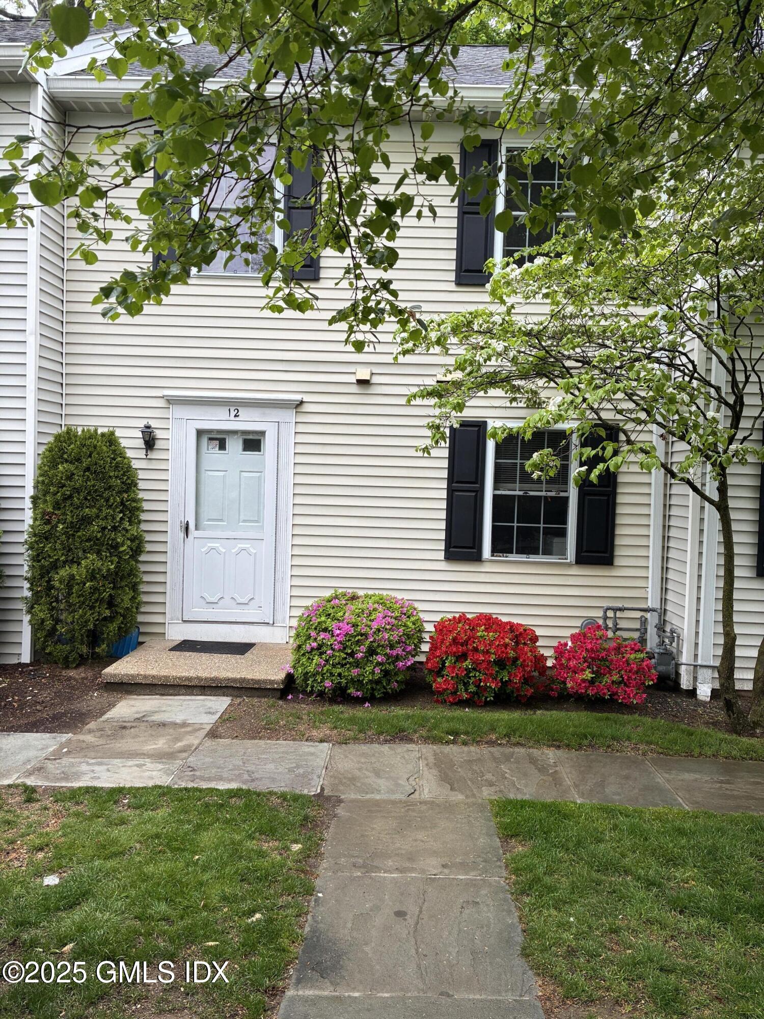 33 Talbot Lane, Greenwich, Connecticut - 3 Bedrooms  
2 Bathrooms - 