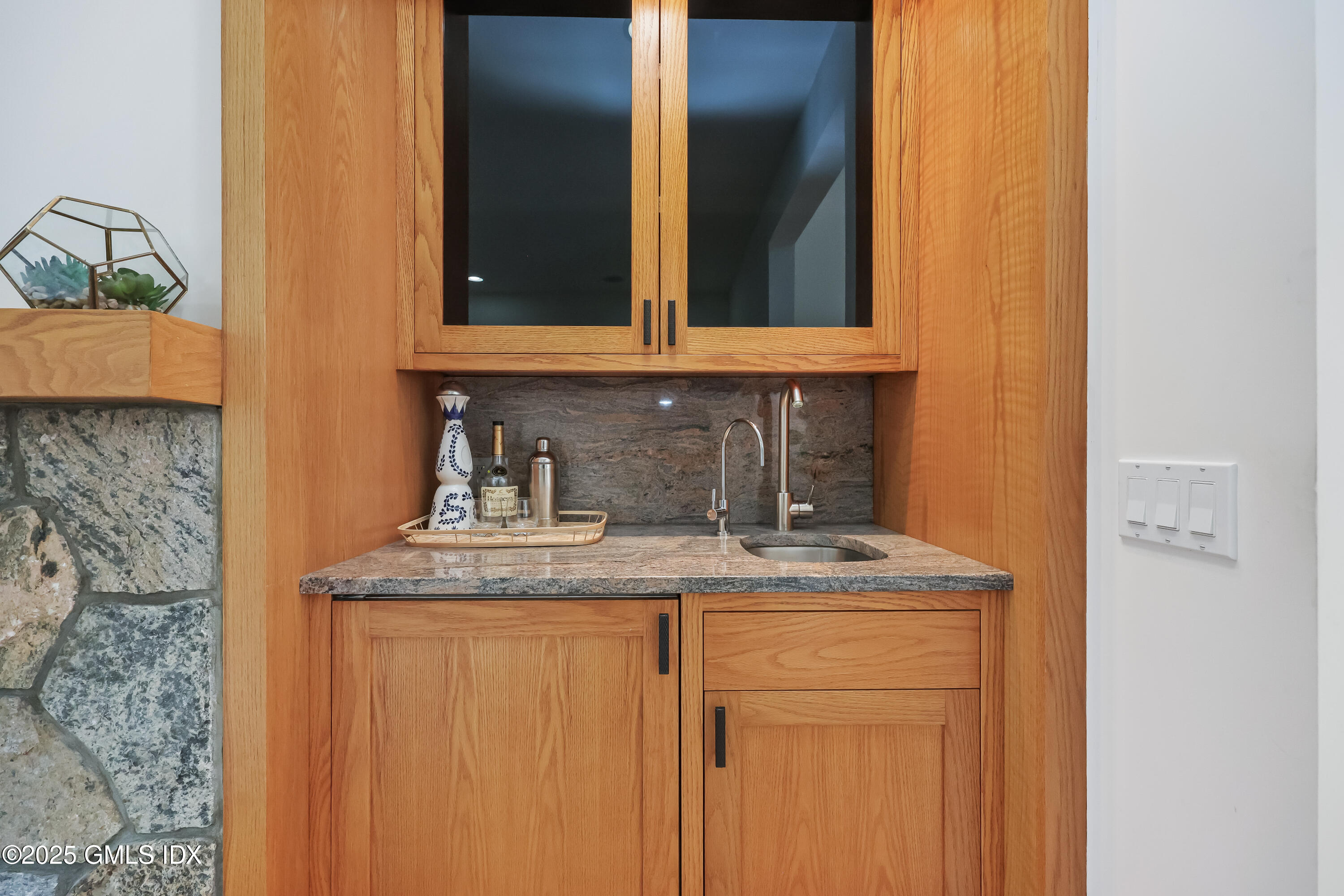 Greenwich, Connecticut 06831, United States, 5 Bedrooms Bedrooms, ,8 BathroomsBathrooms,Residential,Active,124265