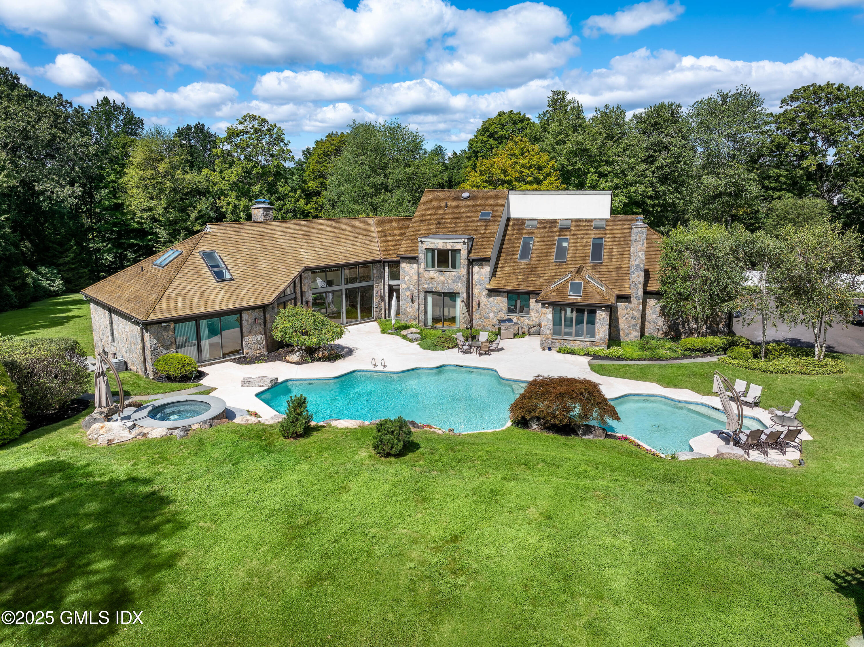 Greenwich, Connecticut 06831, United States, 5 Bedrooms Bedrooms, ,8 BathroomsBathrooms,Residential,Active,124265