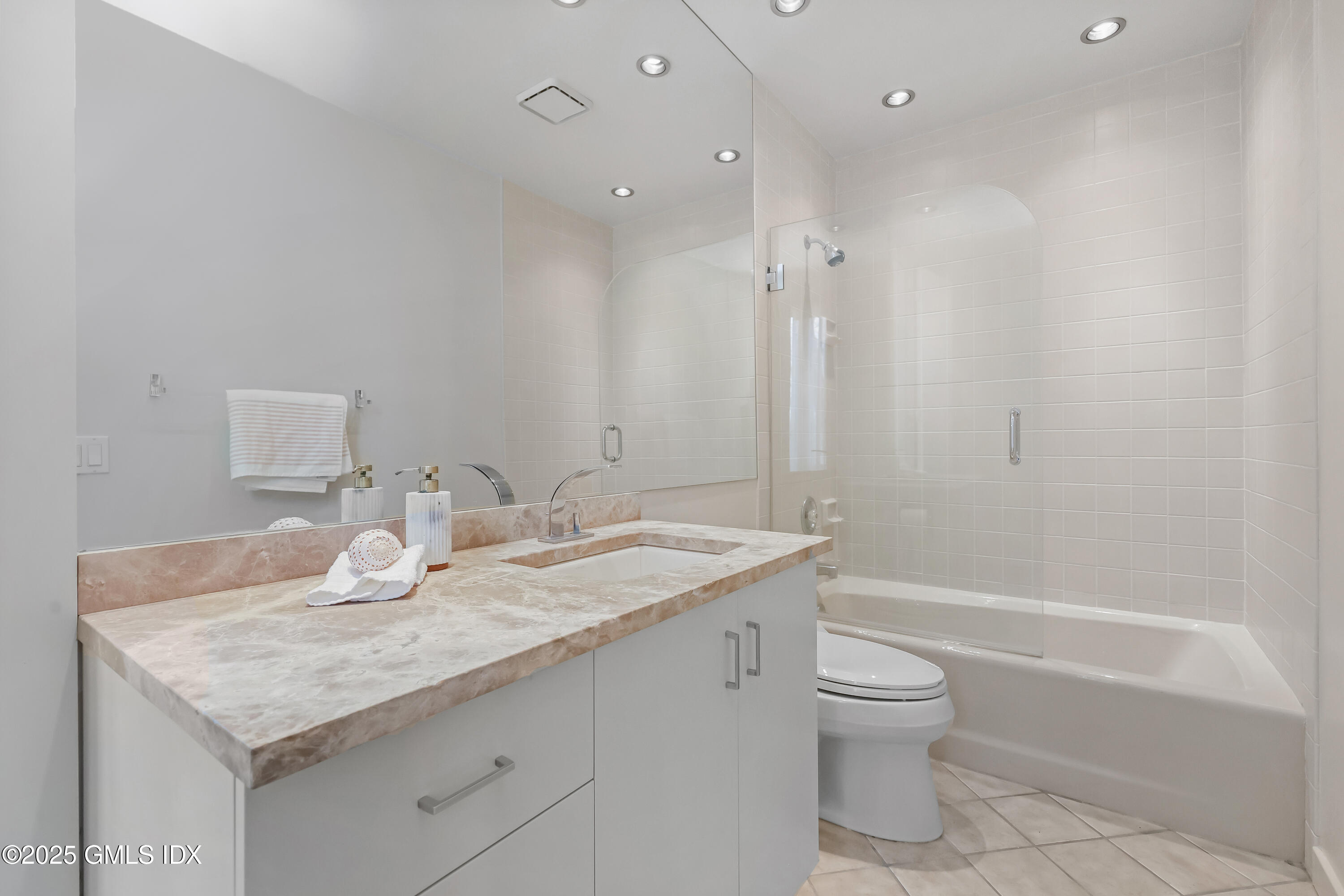 Greenwich, Connecticut 06831, United States, 5 Bedrooms Bedrooms, ,8 BathroomsBathrooms,Residential,Active,124265