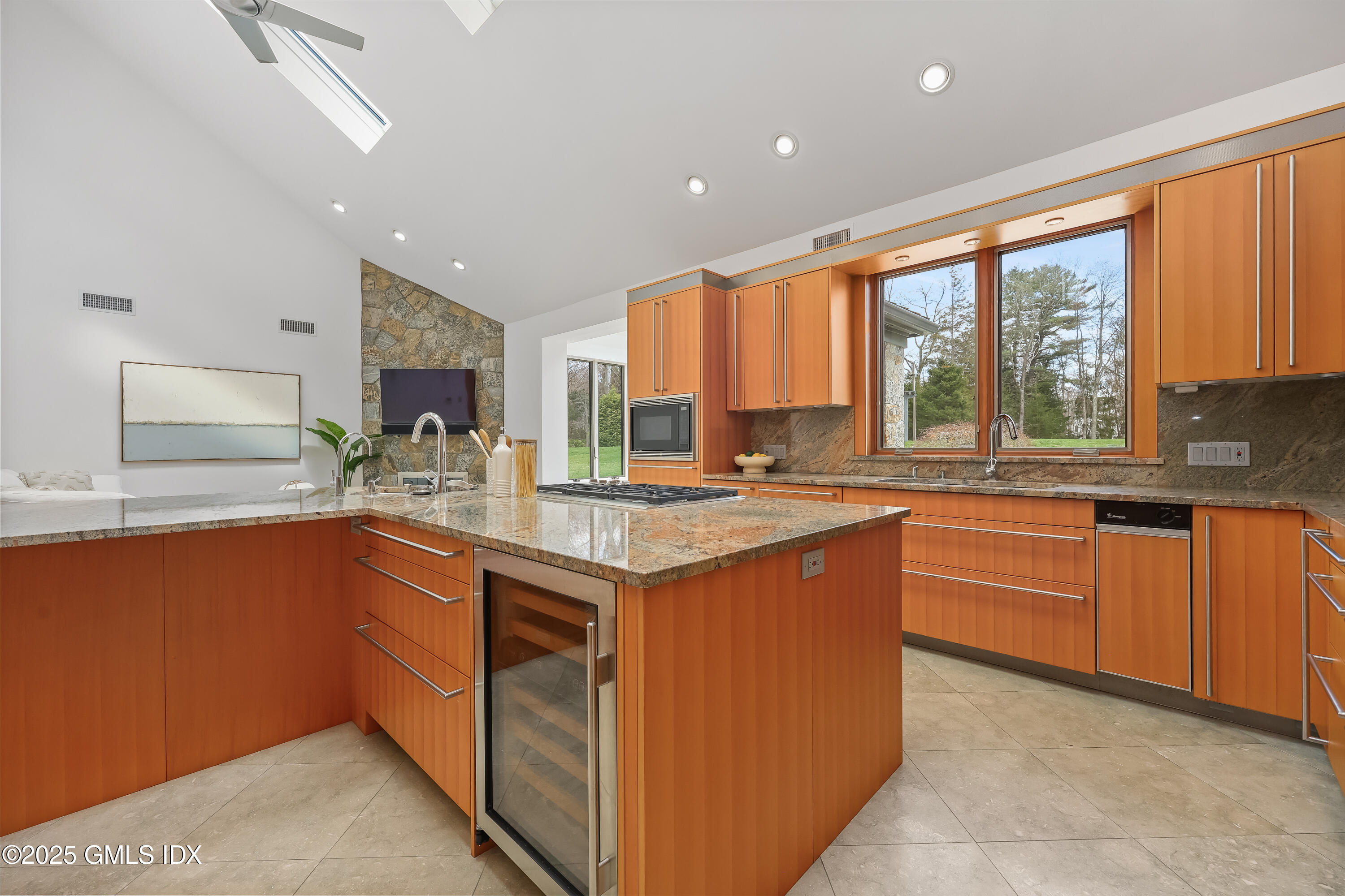 Greenwich, Connecticut 06831, United States, 5 Bedrooms Bedrooms, ,8 BathroomsBathrooms,Residential,Active,124265