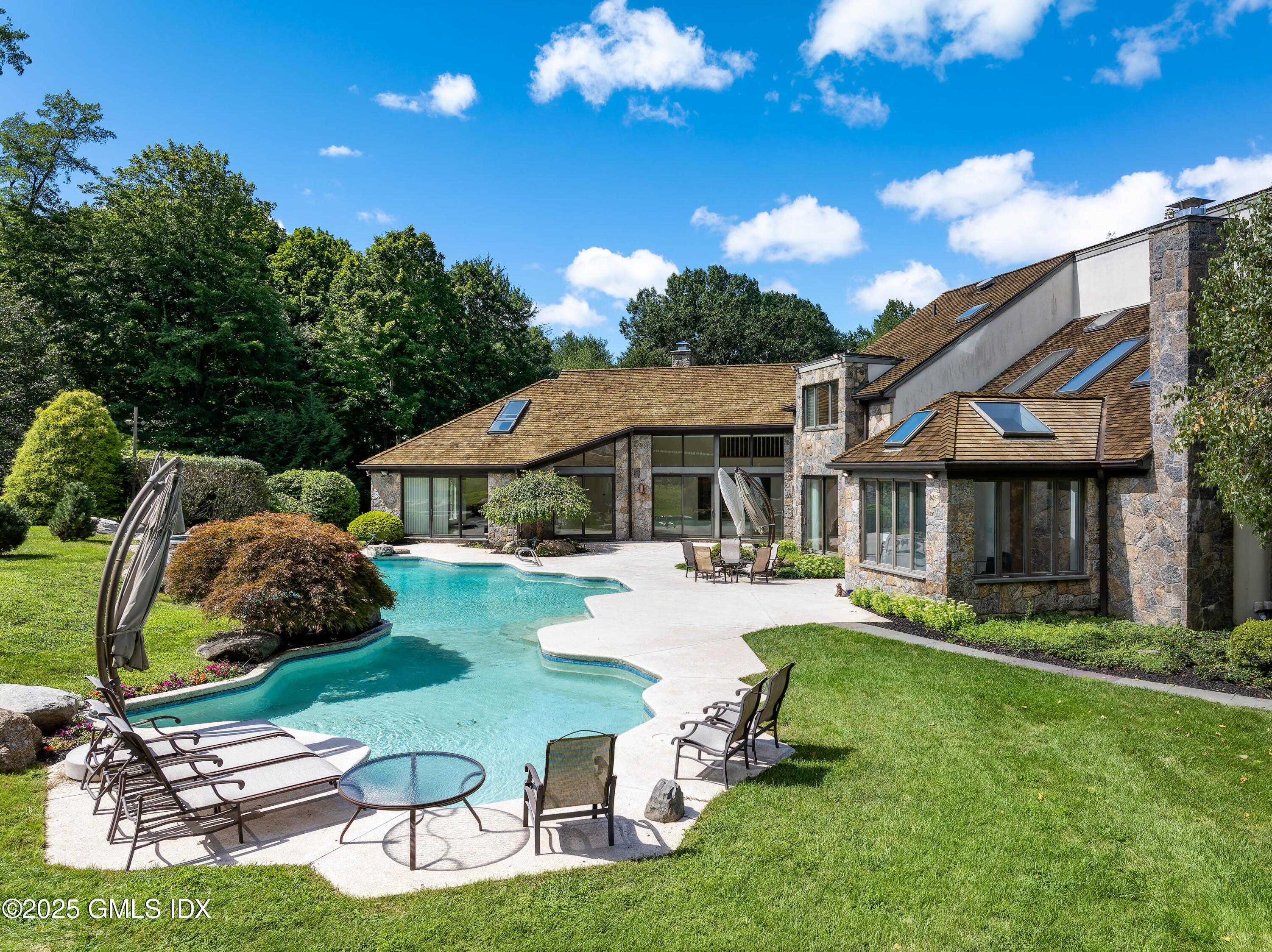 Greenwich, Connecticut 06831, United States, 5 Bedrooms Bedrooms, ,8 BathroomsBathrooms,Residential,Active,124265