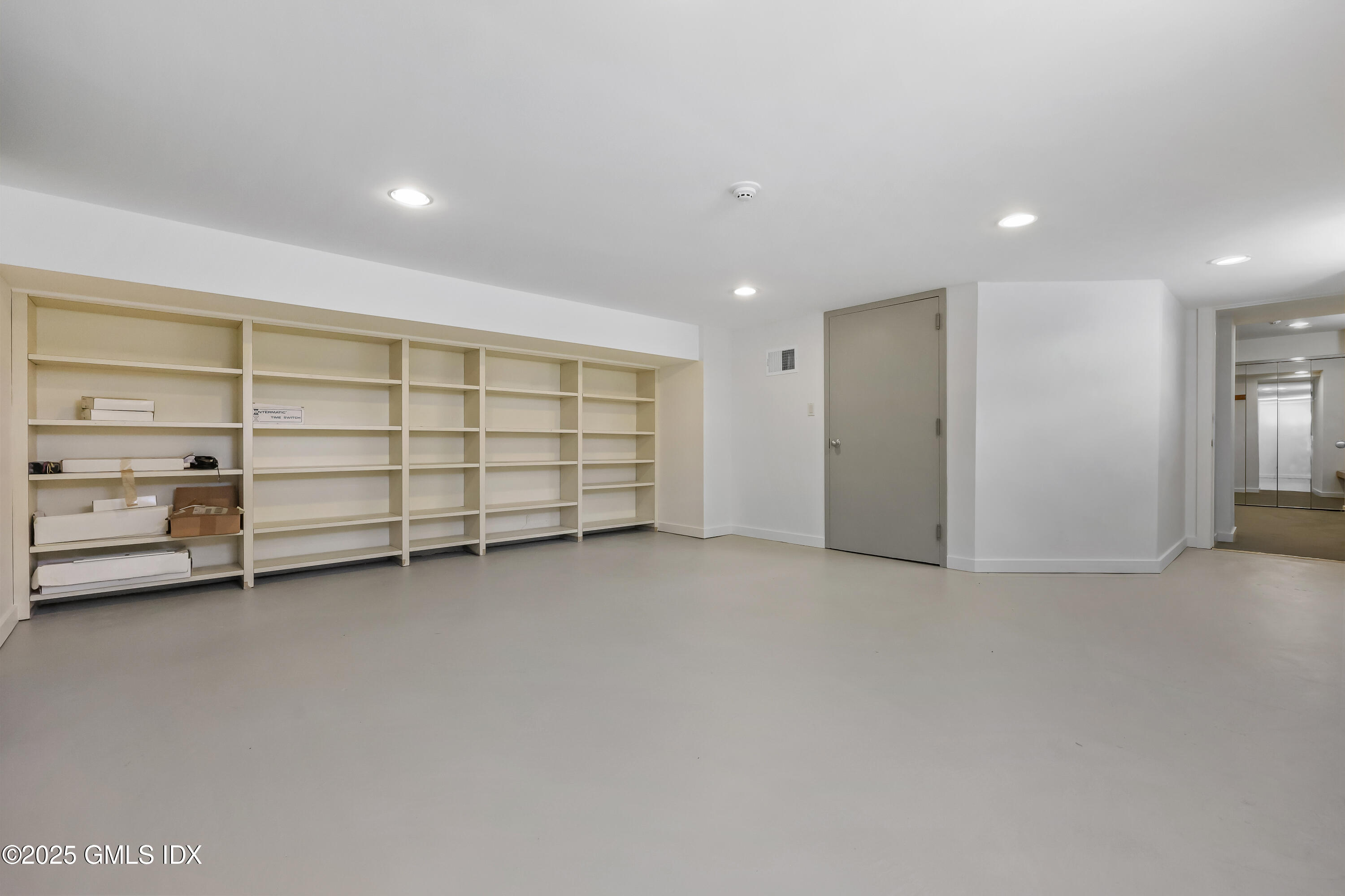 Greenwich, Connecticut 06831, United States, 5 Bedrooms Bedrooms, ,8 BathroomsBathrooms,Residential,Active,124265