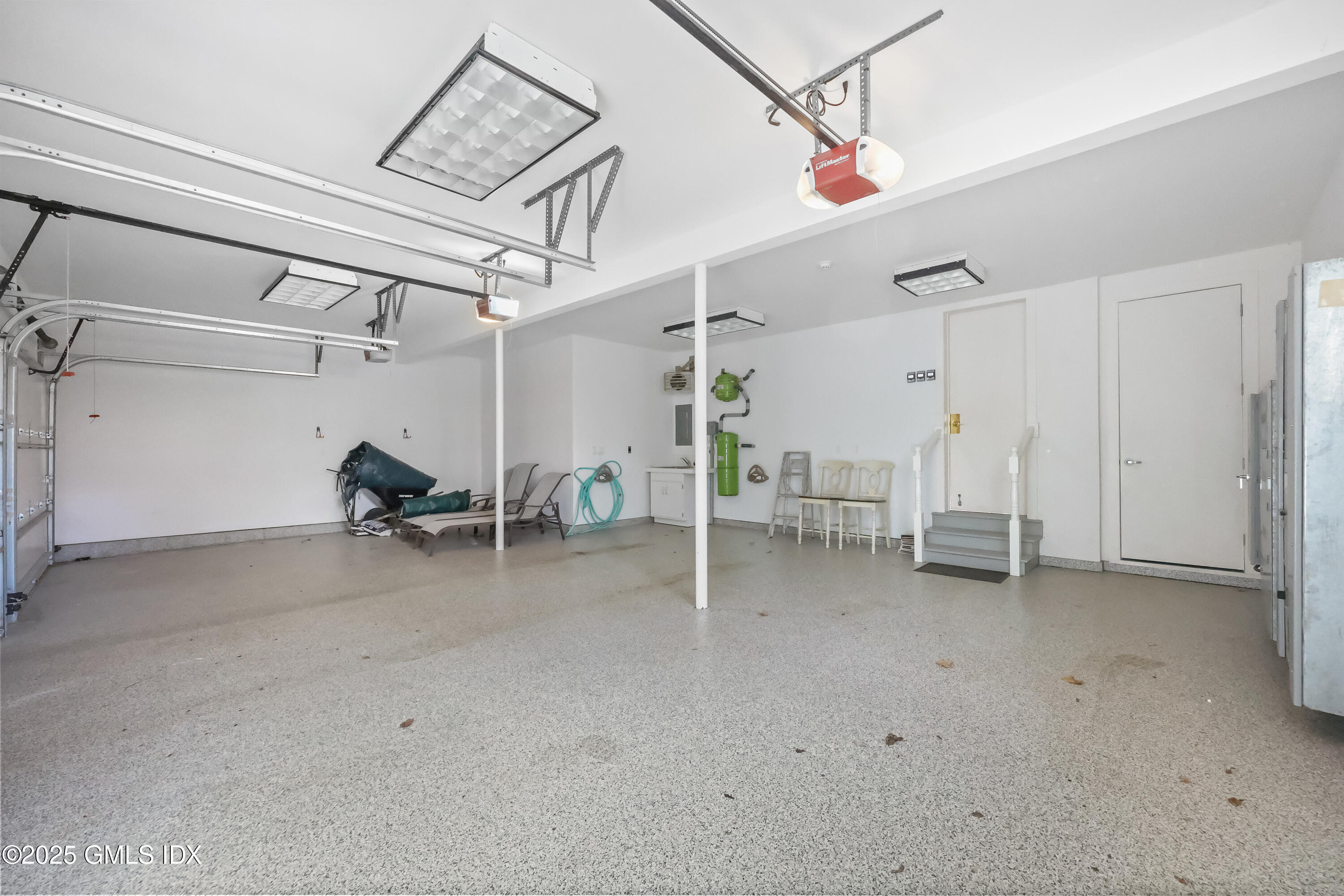 Greenwich, Connecticut 06831, United States, 5 Bedrooms Bedrooms, ,8 BathroomsBathrooms,Residential,Active,124265