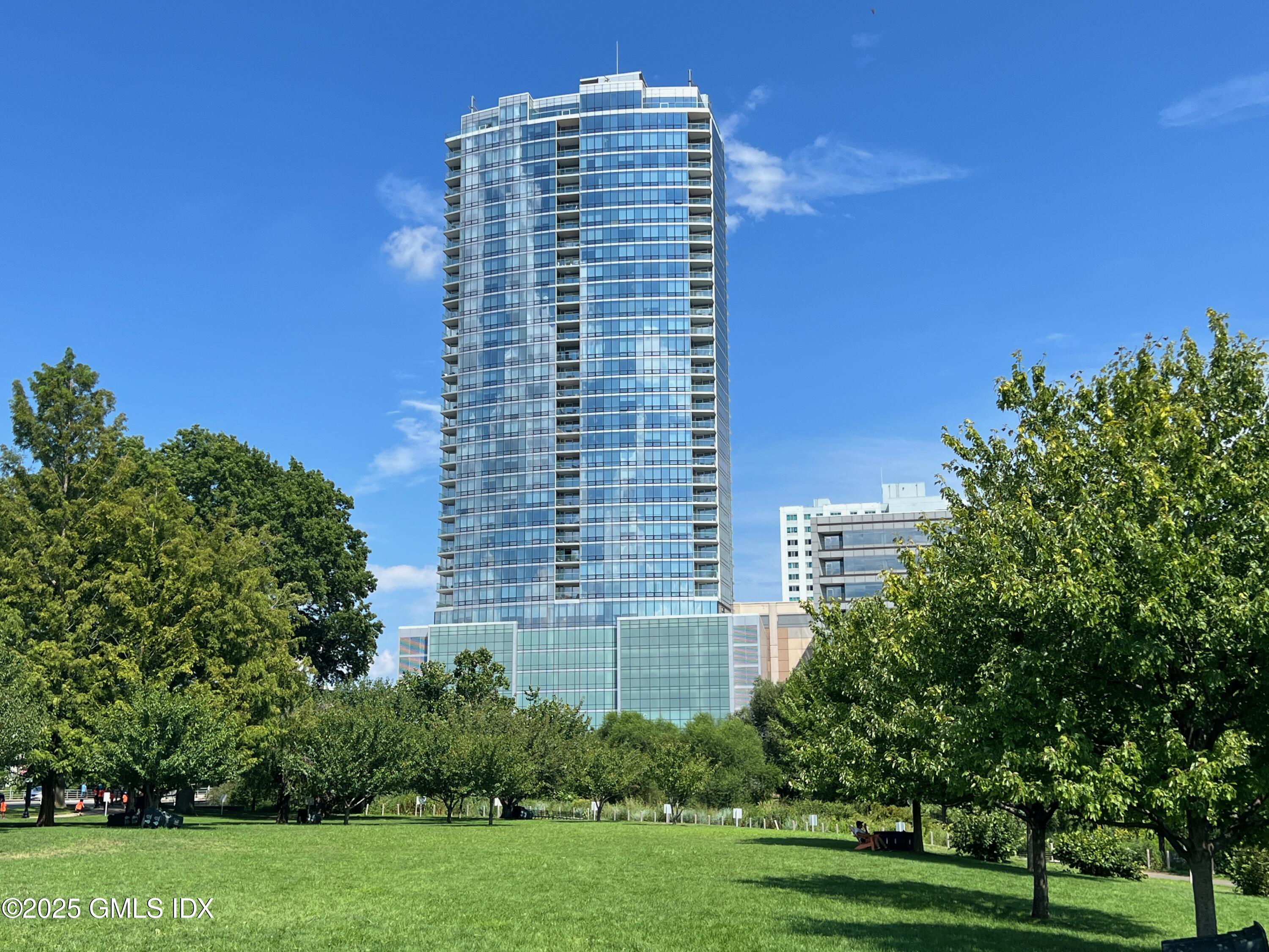 1 Broad Street, Stamford, Connecticut - 1 Bedrooms  
2 Bathrooms - 