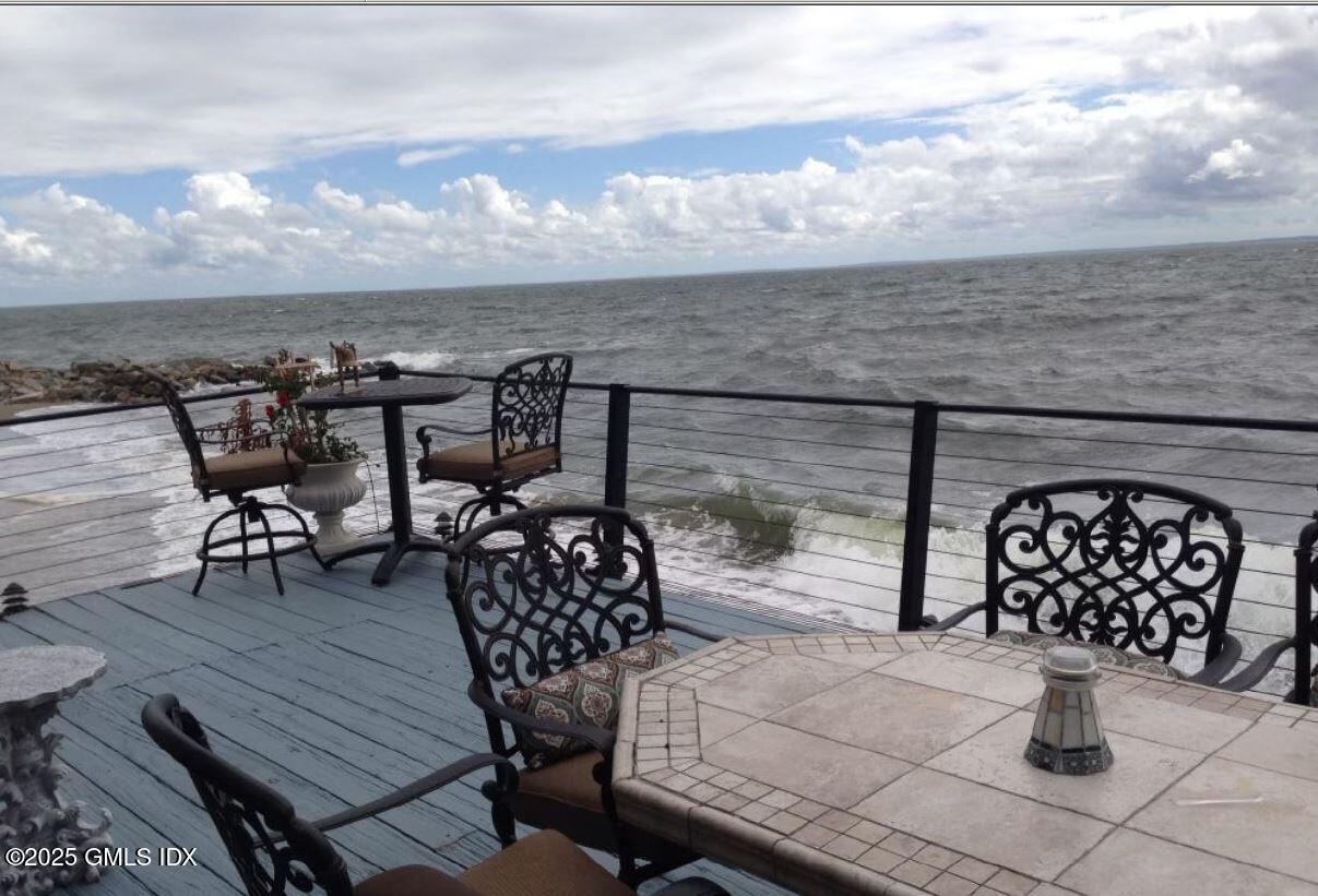 15 Shoreline Drive, Stratford, Connecticut - 2 Bedrooms  
2 Bathrooms - 