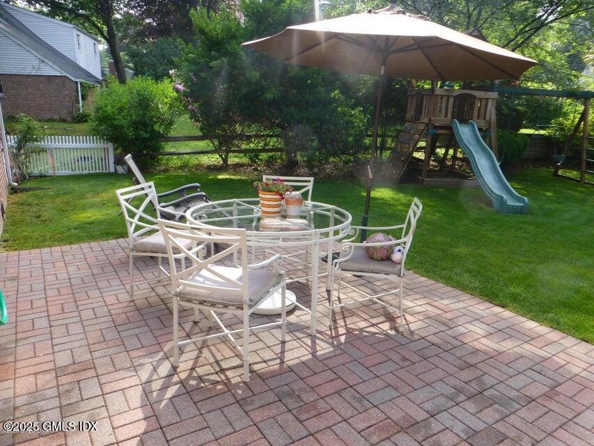 Old Greenwich, Connecticut 06870, United States, 3 Bedrooms Bedrooms, ,2 BathroomsBathrooms,Residential,Active,91622