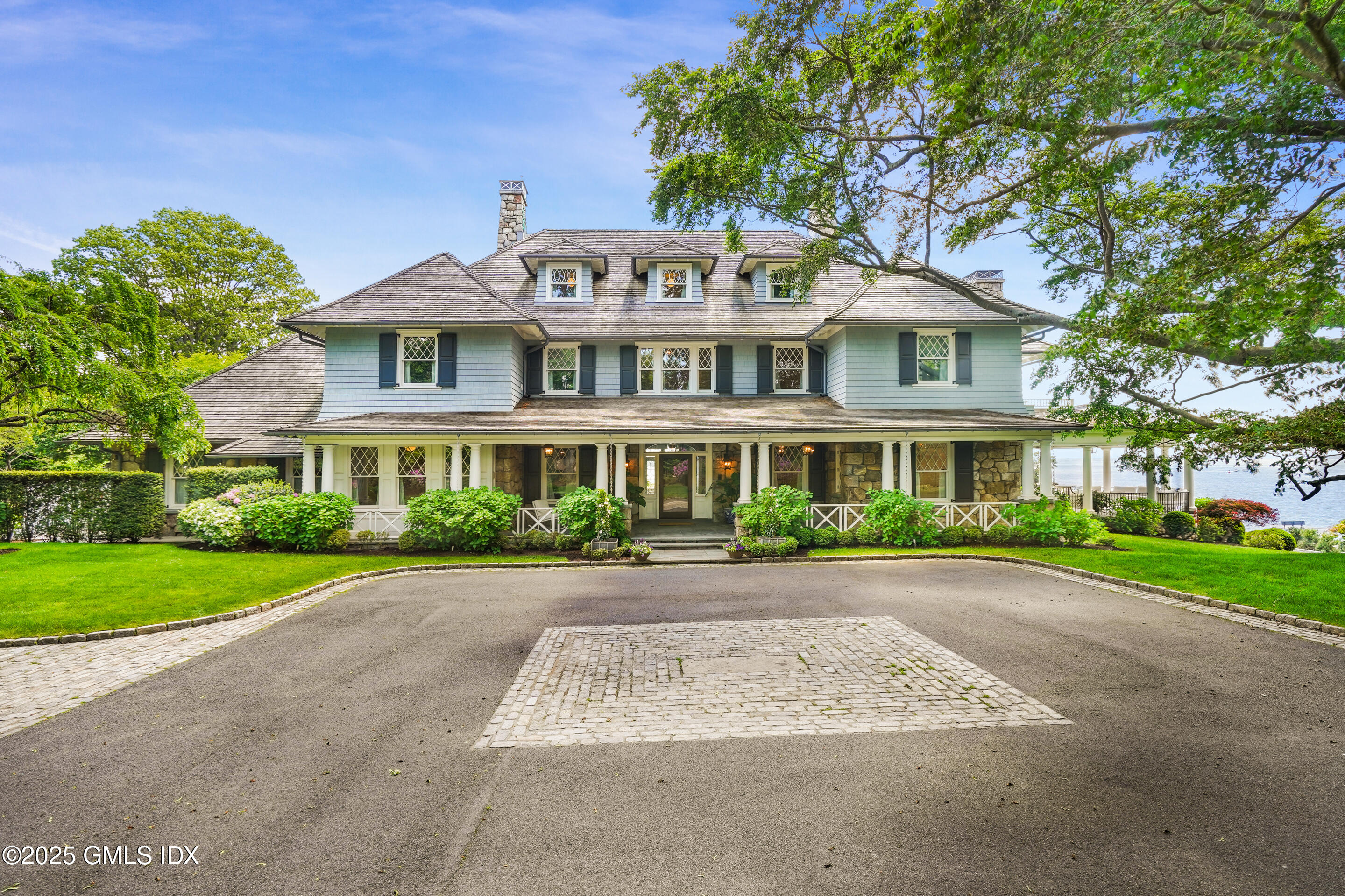 579 Indian Field Road, Greenwich, Connecticut - 6 Bedrooms  
10 Bathrooms - 