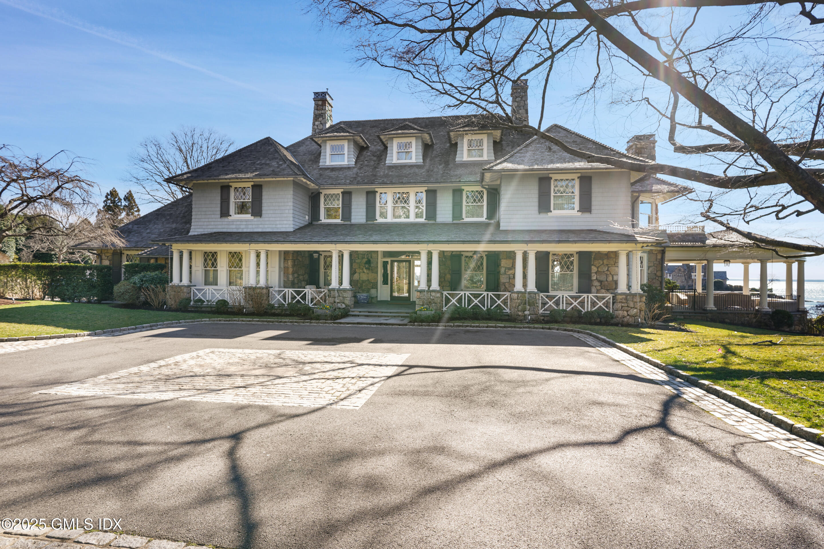 579 Indian Field Road, Greenwich, Connecticut - 6 Bedrooms  
10 Bathrooms - 