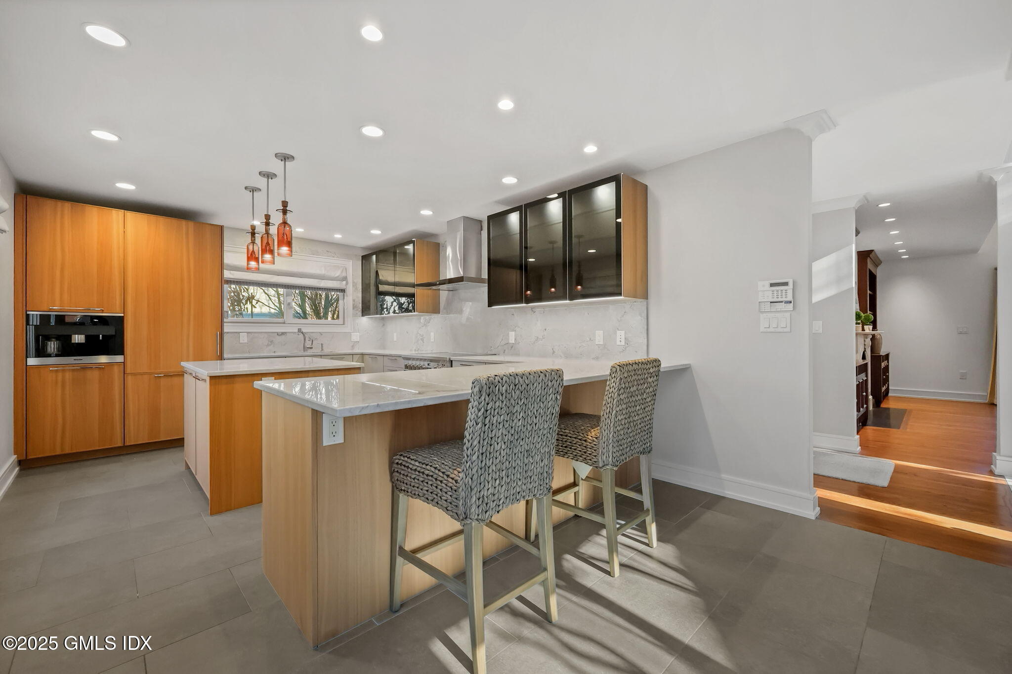 Greenwich, Connecticut 06831, United States, 3 Bedrooms Bedrooms, ,4 BathroomsBathrooms,Residential,Active,252036