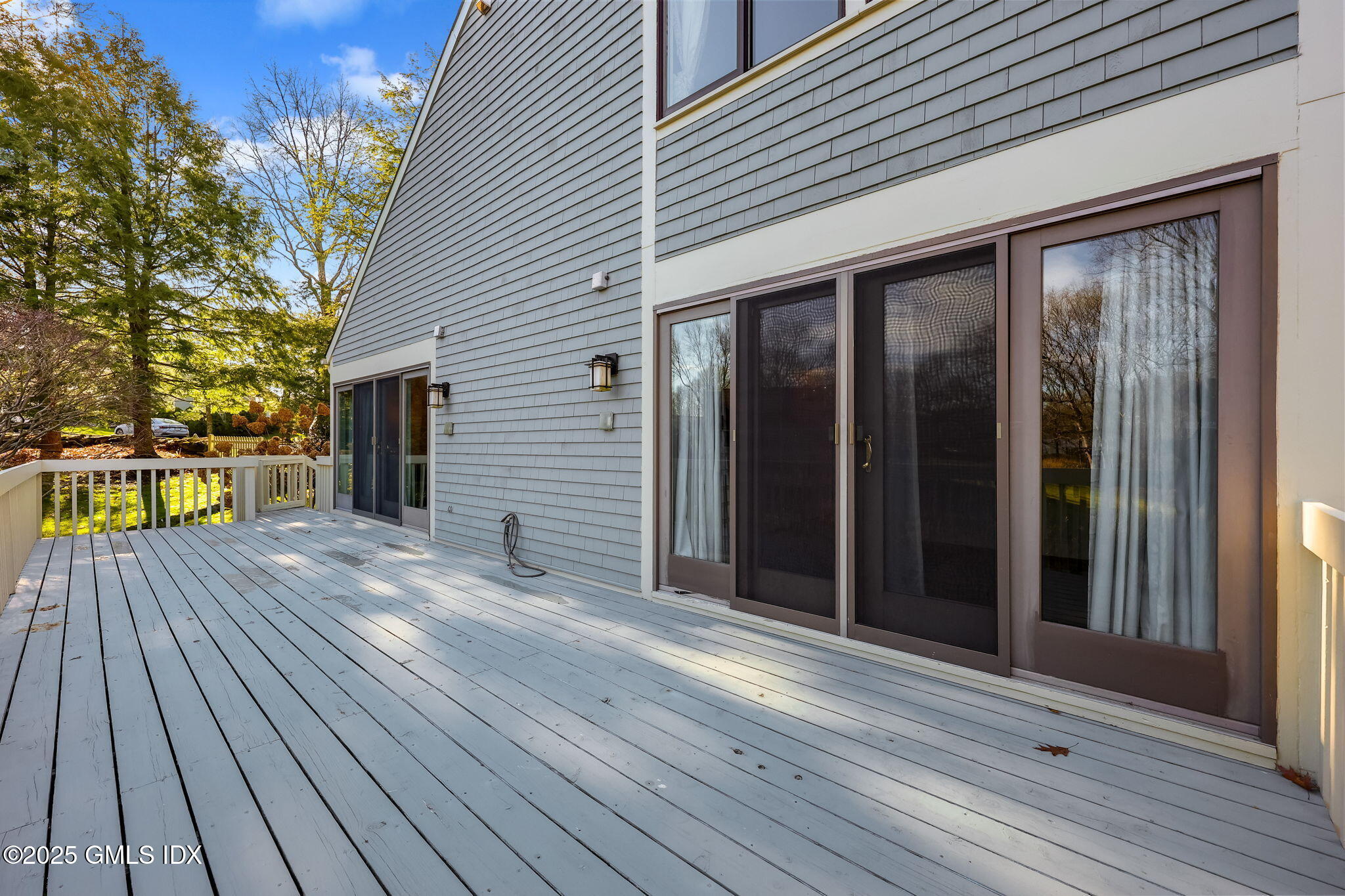 Greenwich, Connecticut 06831, United States, 3 Bedrooms Bedrooms, ,4 BathroomsBathrooms,Residential,Active,252036