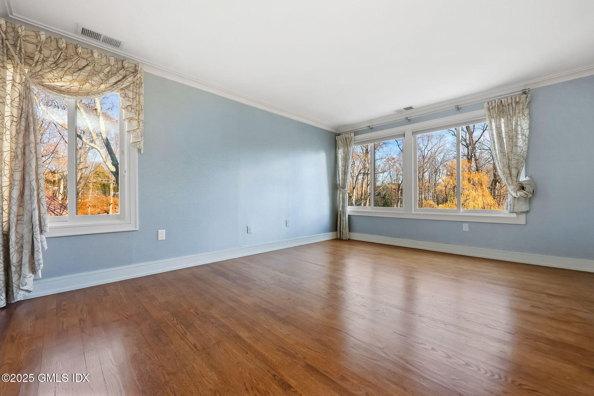 Greenwich, Connecticut 06831, United States, 3 Bedrooms Bedrooms, ,4 BathroomsBathrooms,Residential,Active,252036