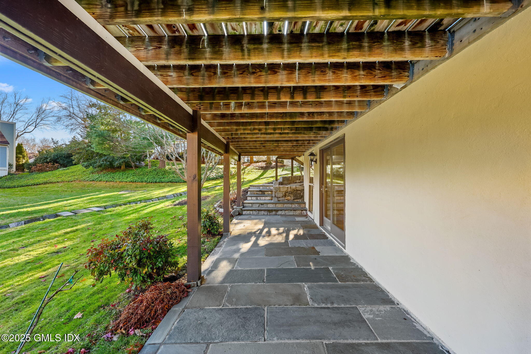 Greenwich, Connecticut 06831, United States, 3 Bedrooms Bedrooms, ,4 BathroomsBathrooms,Residential,Active,252036